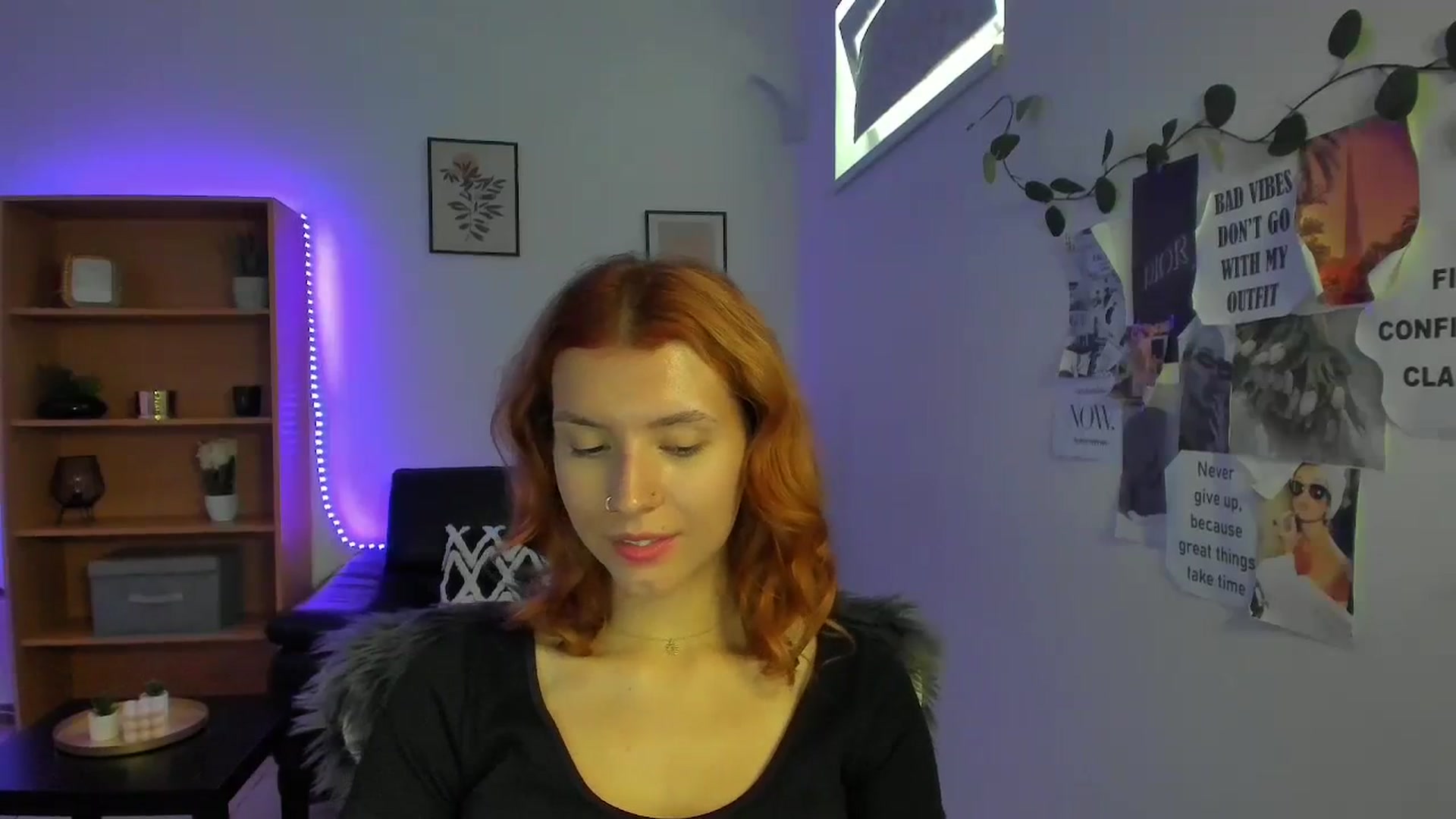 Gallery image thumbnail from SaraJaay18's myfreecams stream on, 09/07/2023, 10:38 image 7 of 20