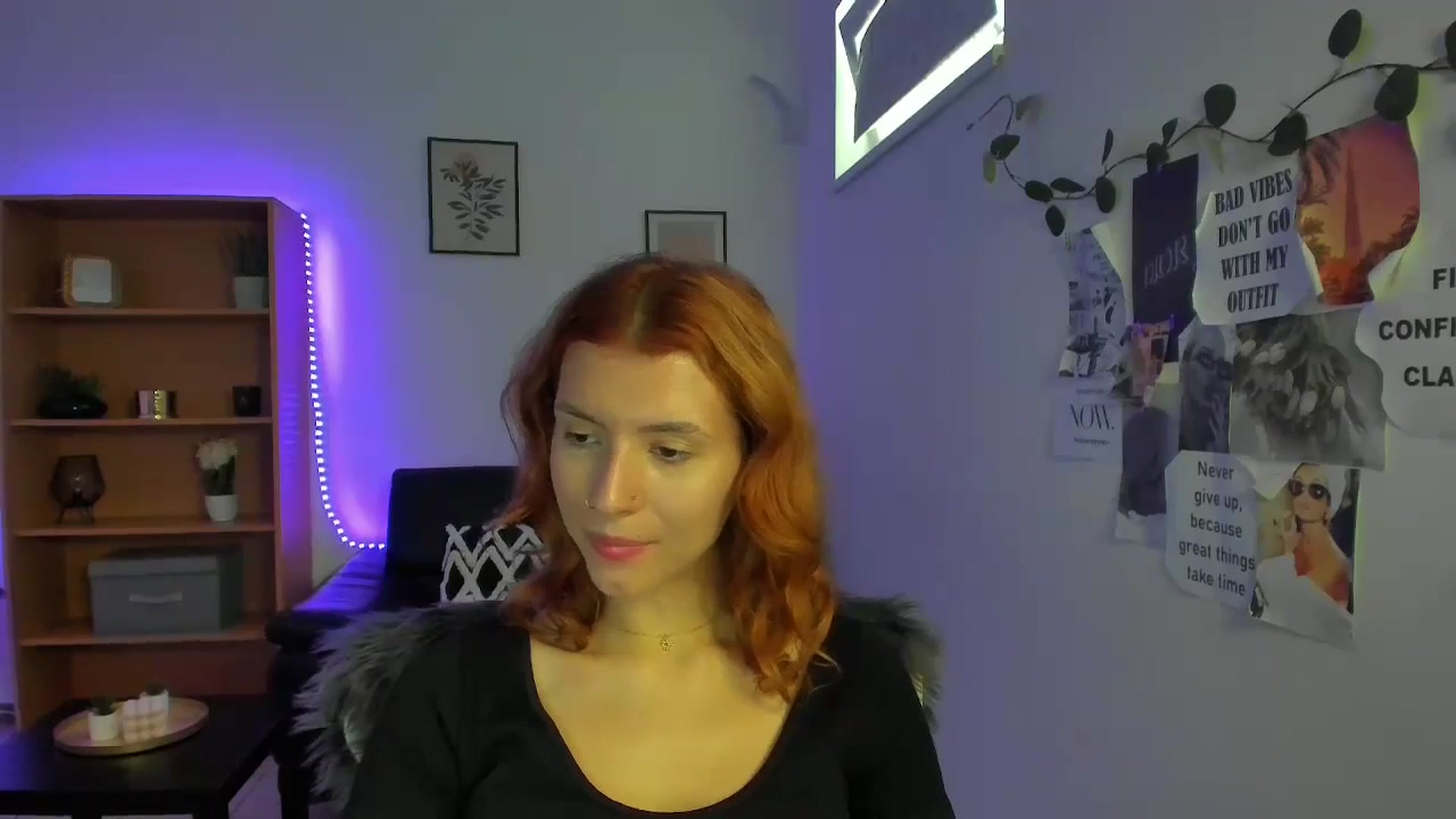 Gallery image thumbnail from SaraJaay18's myfreecams stream on, 09/07/2023, 10:38 image 2 of 20