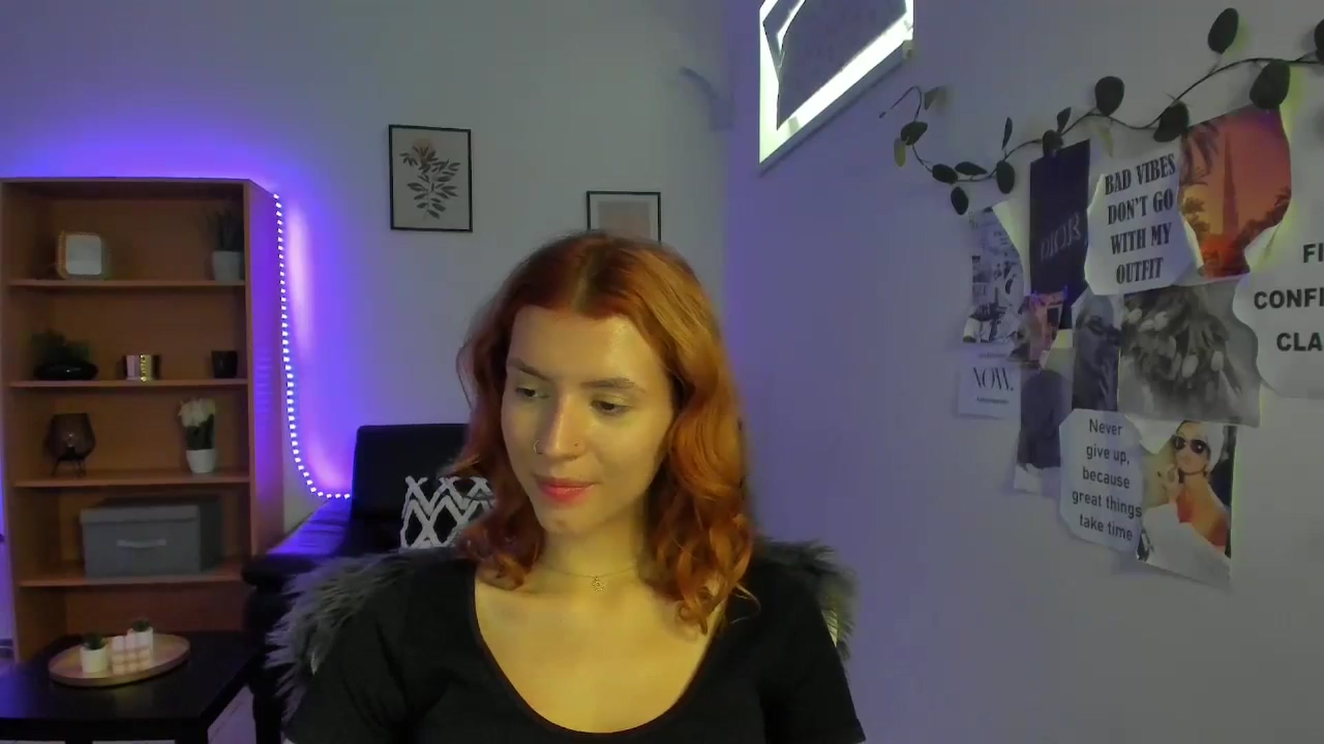 Gallery image thumbnail from SaraJaay18's myfreecams stream on, 09/07/2023, 10:38 image 6 of 20