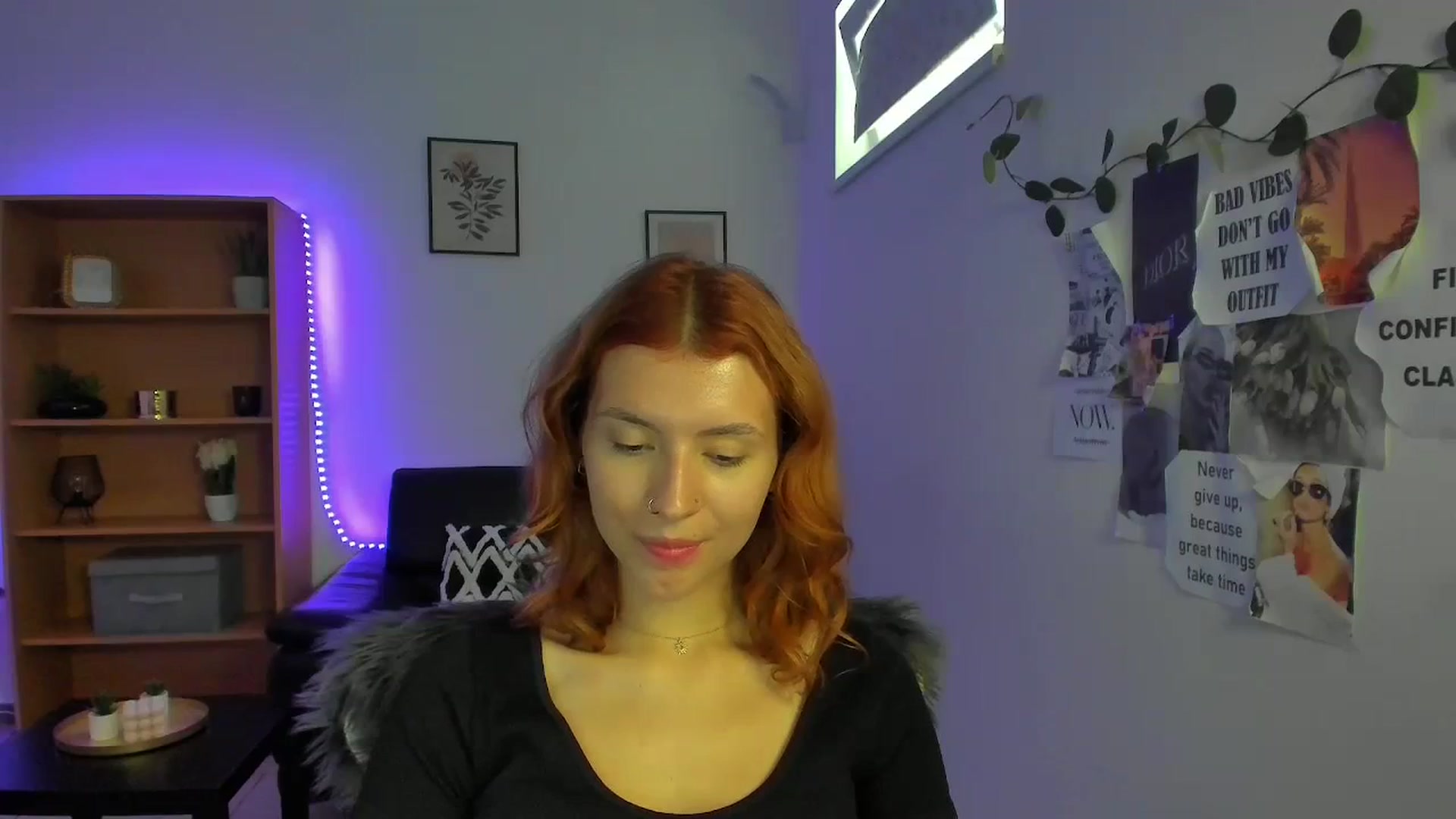 Gallery image thumbnail from SaraJaay18's myfreecams stream on, 09/07/2023, 10:38 image 3 of 20