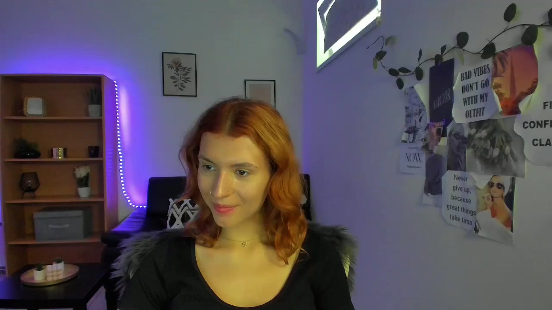 Gallery image thumbnail from SaraJaay18's myfreecams stream on, 09/07/2023, 10:38 image 10 of 20
