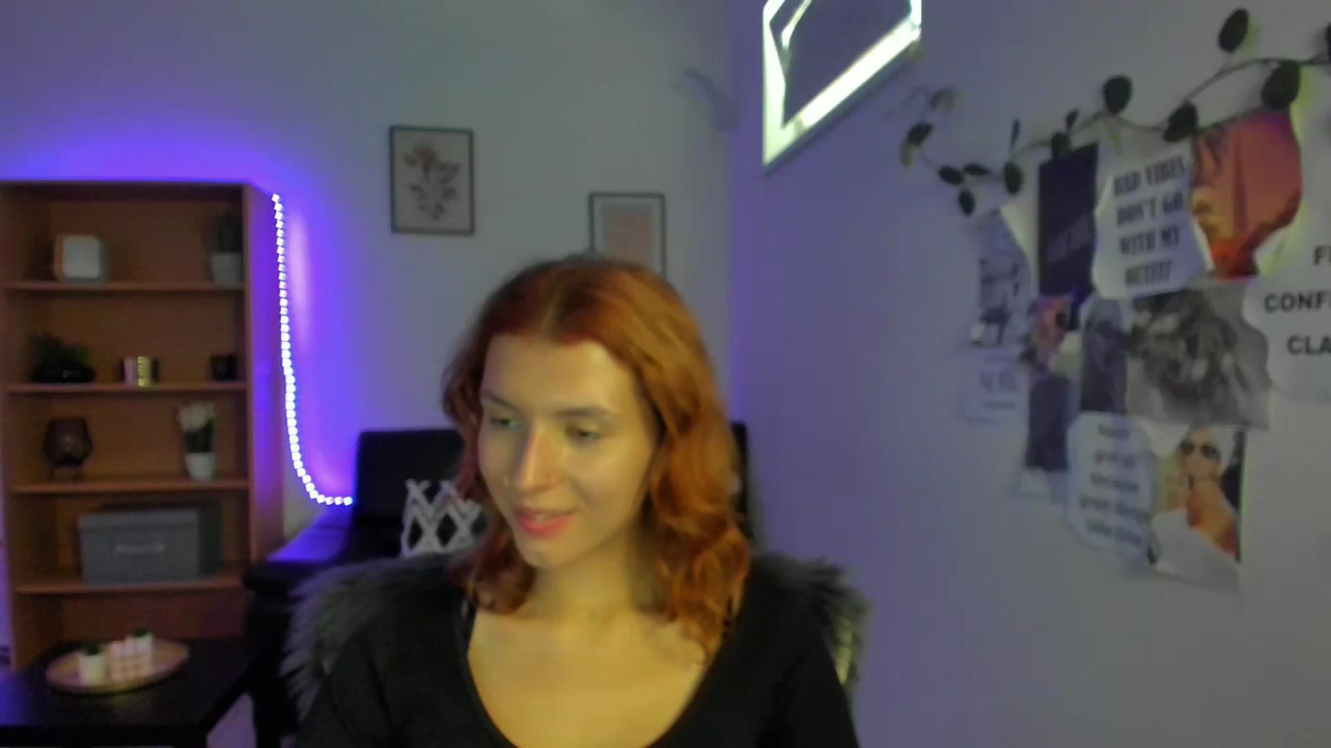 Gallery image thumbnail from SaraJaay18's myfreecams stream on, 09/07/2023, 13:09 image 12 of 20