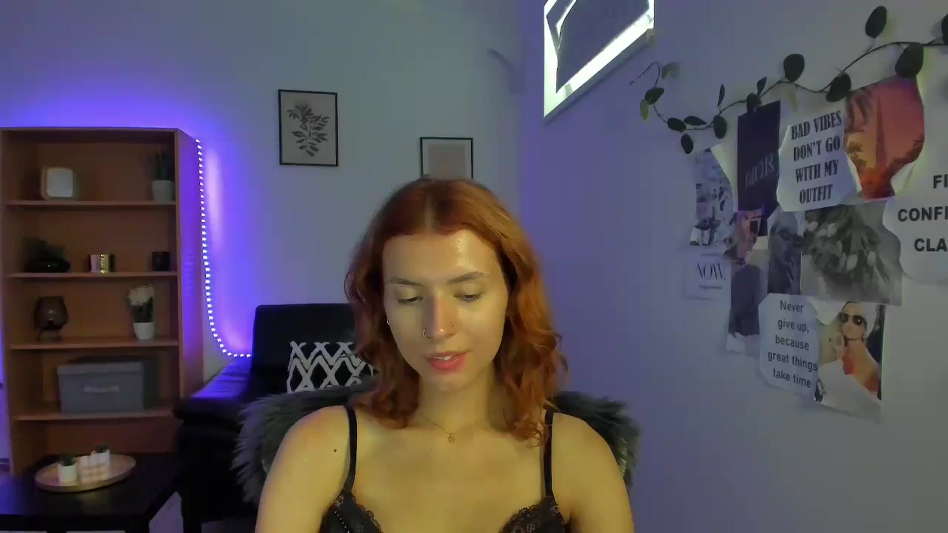 Gallery image thumbnail from SaraJaay18's myfreecams stream on, 09/07/2023, 13:09 image 3 of 20
