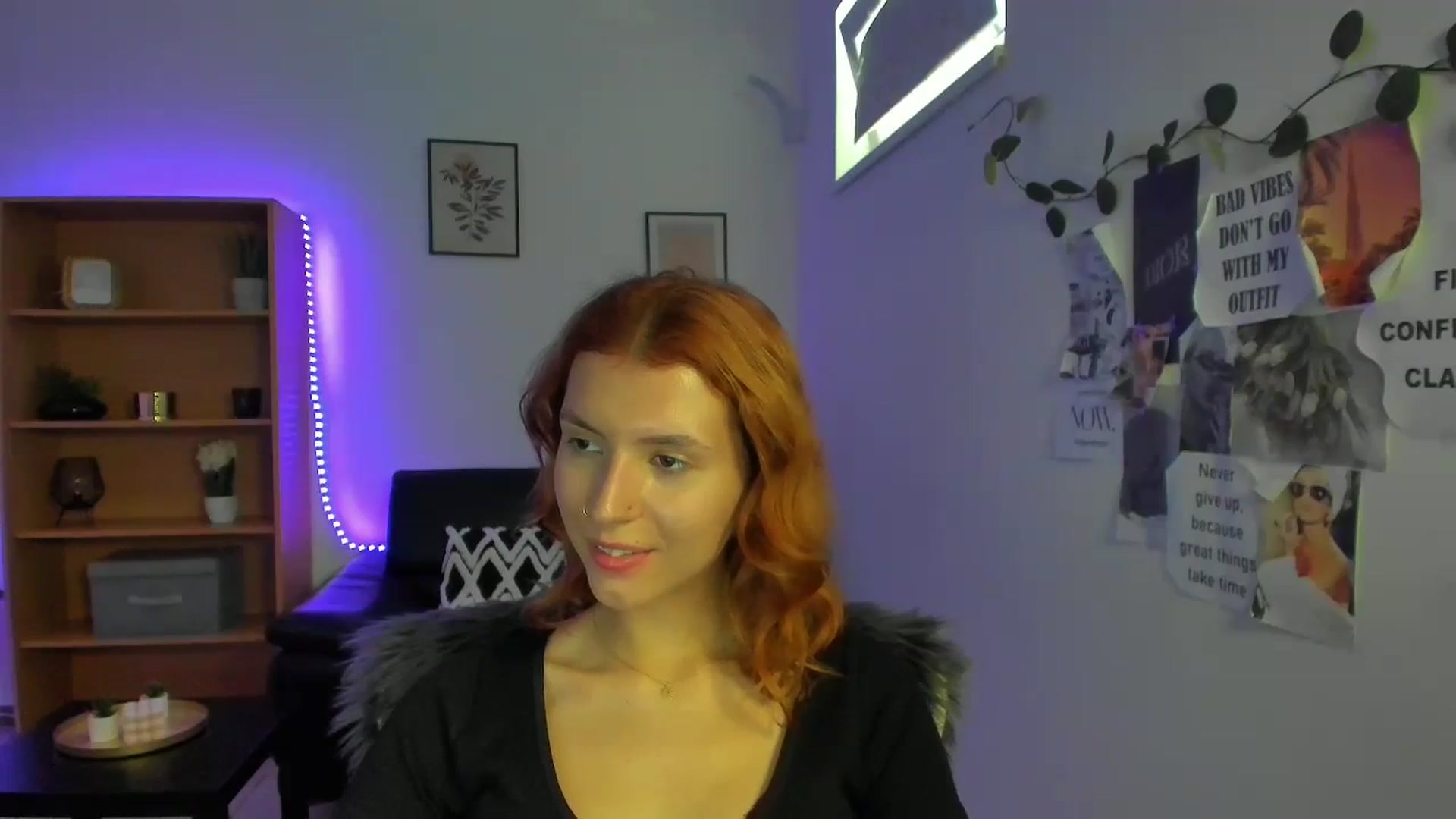 Gallery image thumbnail from SaraJaay18's myfreecams stream on, 09/07/2023, 13:09 image 5 of 20