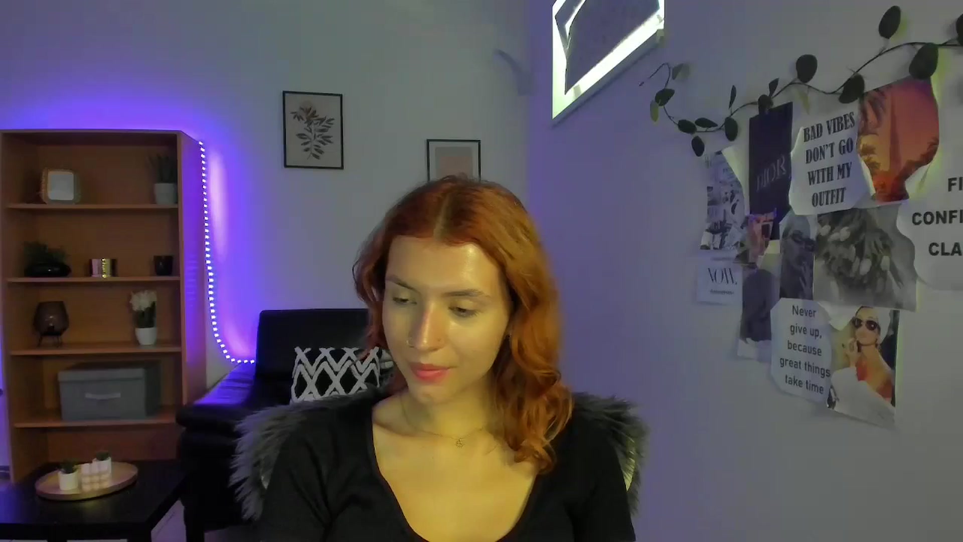 Gallery image thumbnail from SaraJaay18's myfreecams stream on, 09/07/2023, 13:09 image 13 of 20
