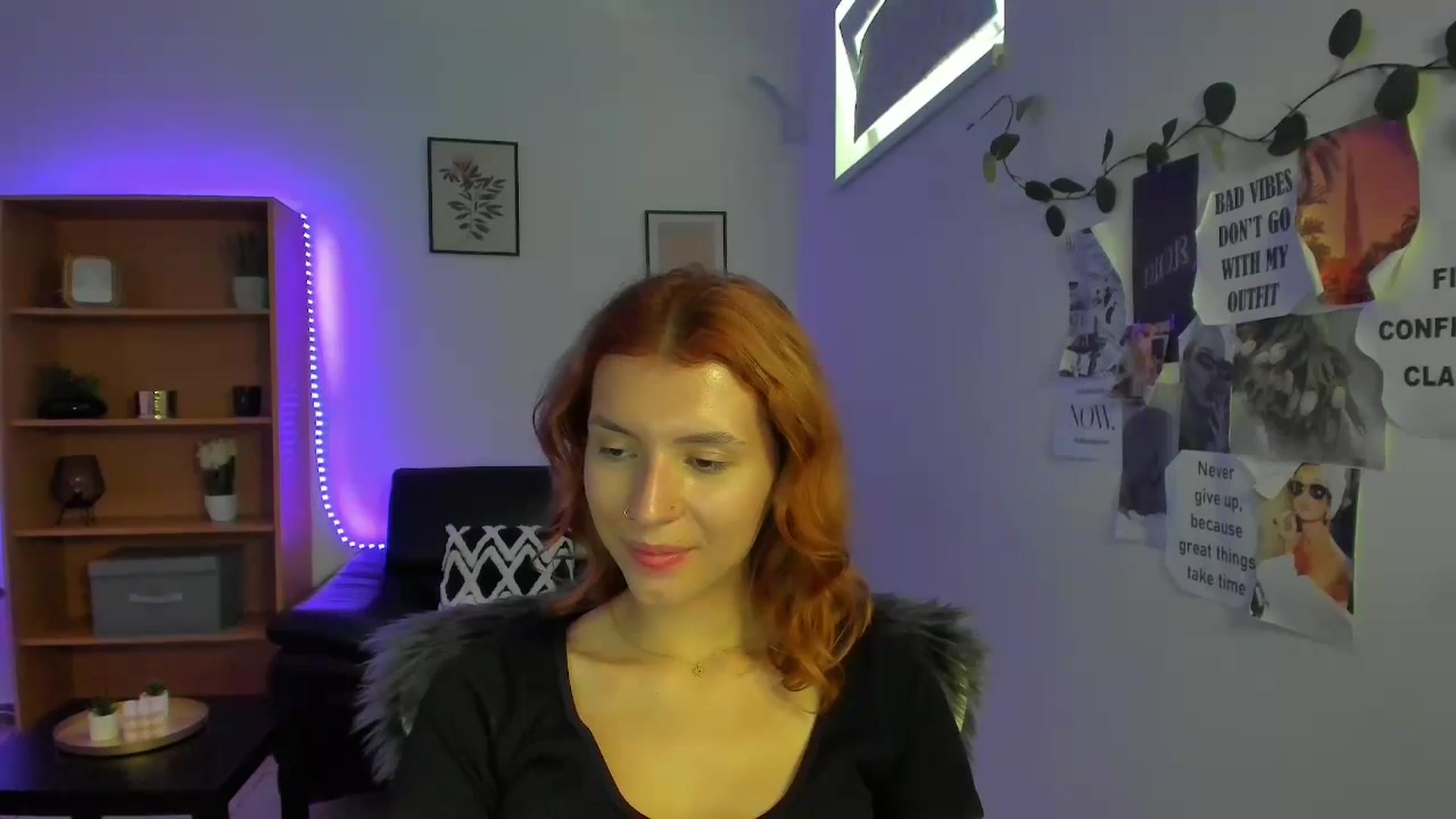 Gallery image thumbnail from SaraJaay18's myfreecams stream on, 09/07/2023, 13:09 image 15 of 20