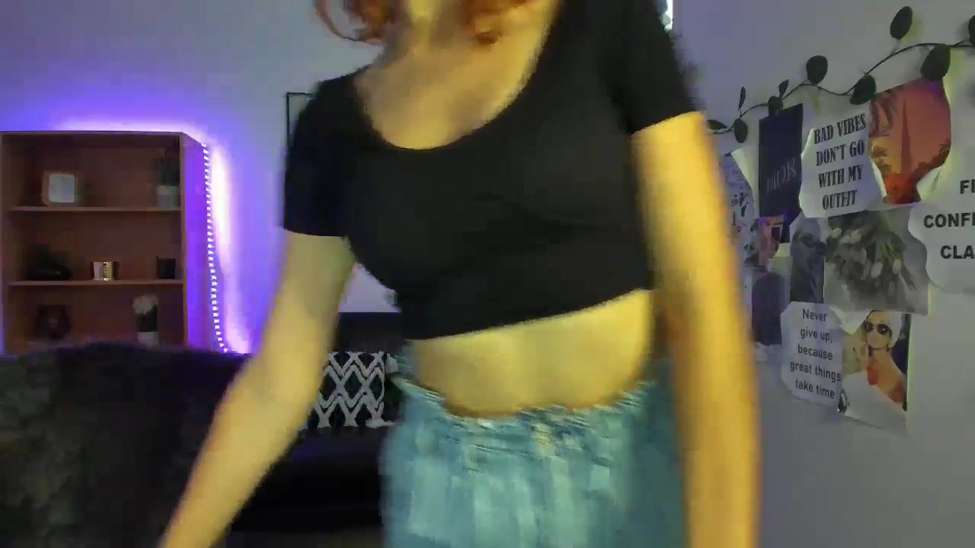 Gallery image thumbnail from SaraJaay18's myfreecams stream on, 09/07/2023, 13:09 image 16 of 20