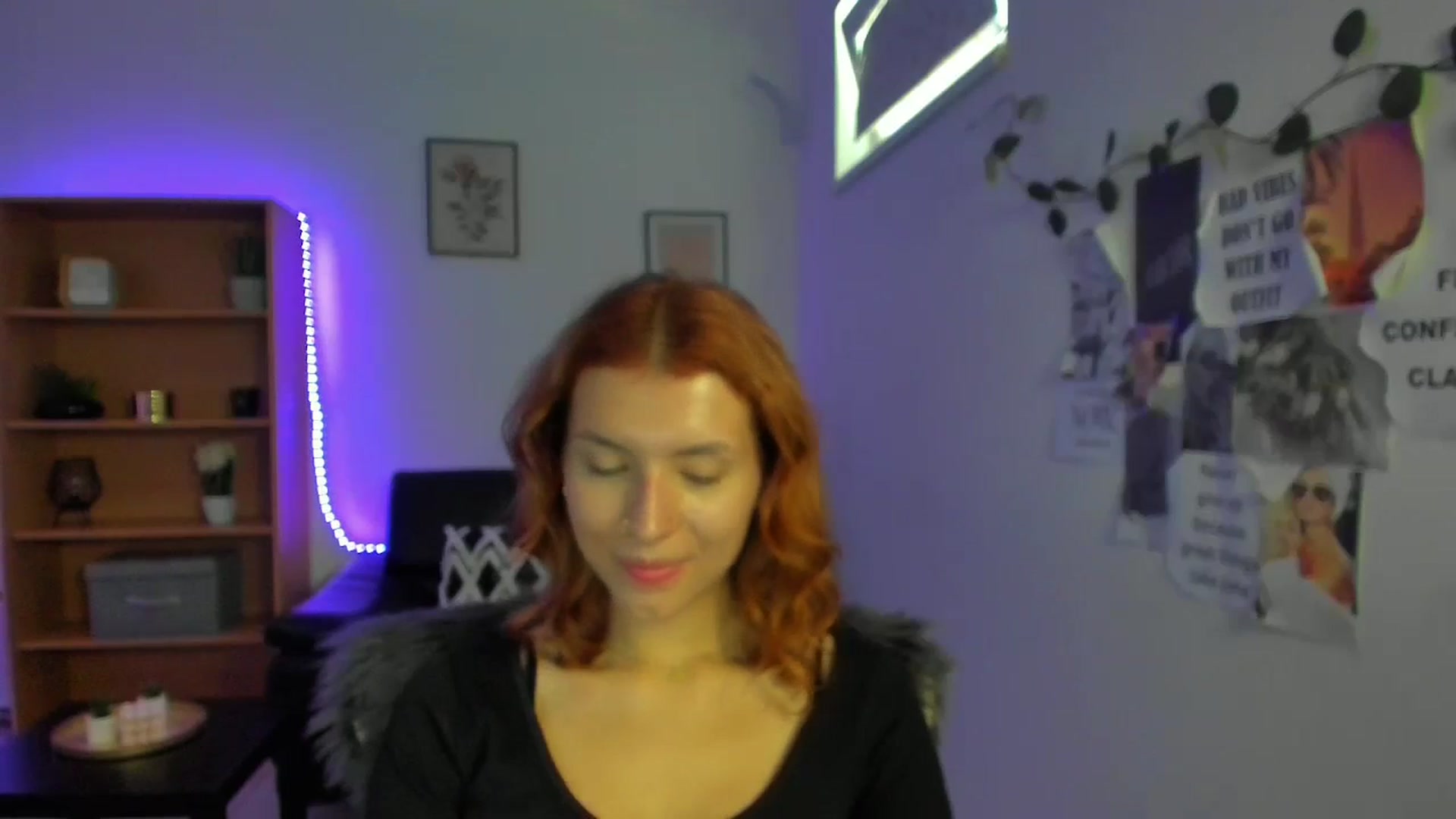 Gallery image thumbnail from SaraJaay18's myfreecams stream on, 09/07/2023, 13:09 image 9 of 20