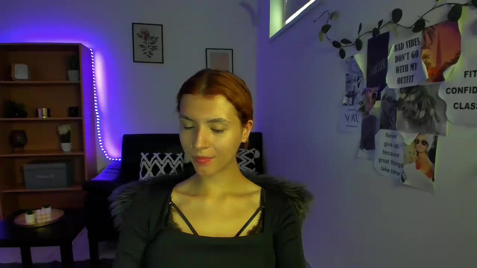 Gallery image thumbnail from SaraJaay18's myfreecams stream on, 09/09/2023, 10:49 image 8 of 20