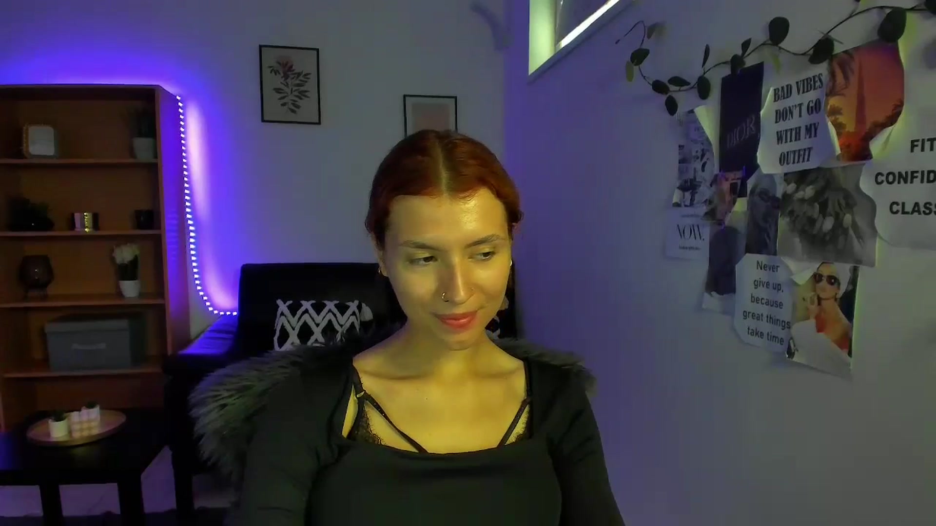 Gallery image thumbnail from SaraJaay18's myfreecams stream on, 09/09/2023, 10:49 image 19 of 20