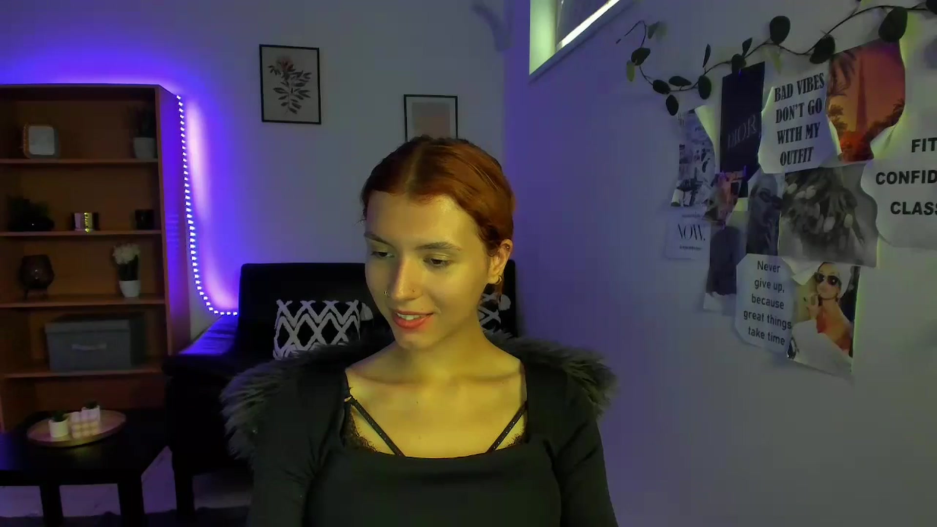 Gallery image thumbnail from SaraJaay18's myfreecams stream on, 09/09/2023, 10:49 image 3 of 20