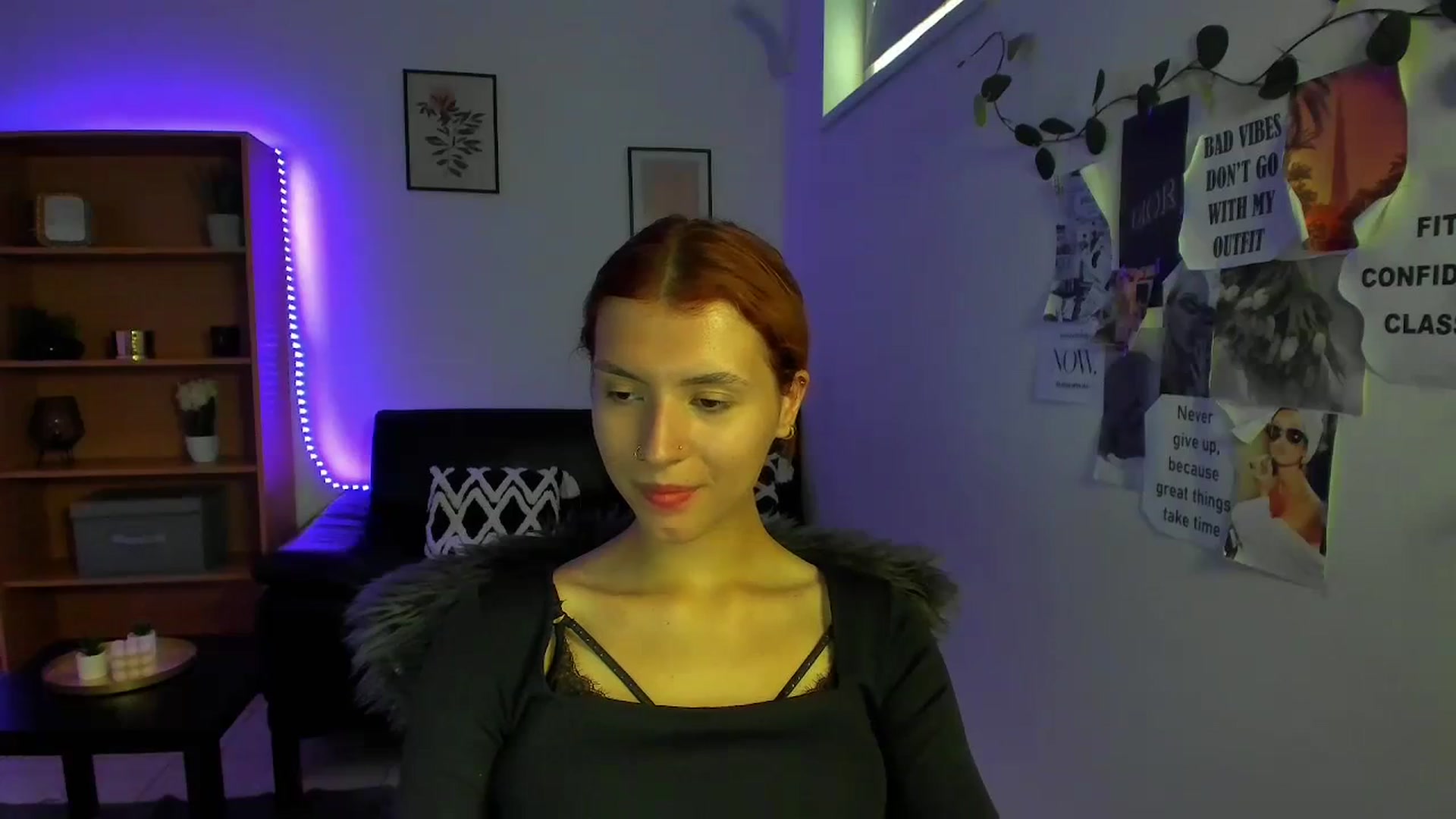 Gallery image thumbnail from SaraJaay18's myfreecams stream on, 09/09/2023, 10:49 image 4 of 20