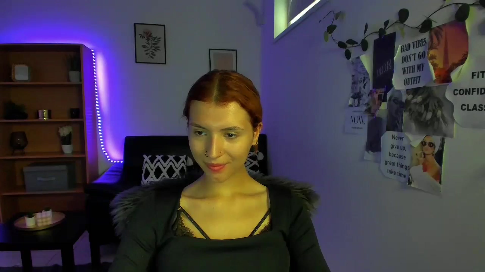 Gallery image thumbnail from SaraJaay18's myfreecams stream on, 09/09/2023, 10:49 image 14 of 20
