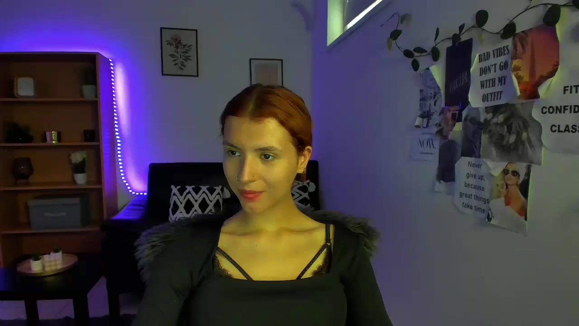 Gallery image thumbnail from SaraJaay18's myfreecams stream on, 09/09/2023, 10:49 image 1 of 20