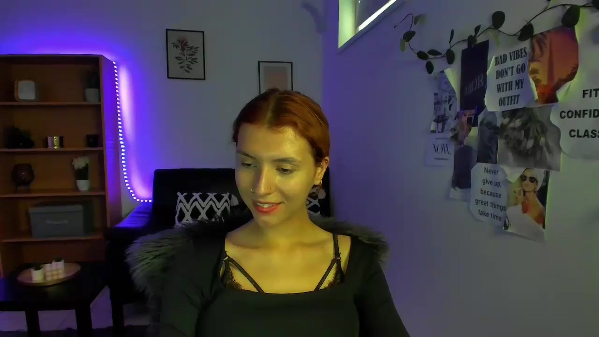 Gallery image thumbnail from SaraJaay18's myfreecams stream on, 09/09/2023, 12:30 image 13 of 20