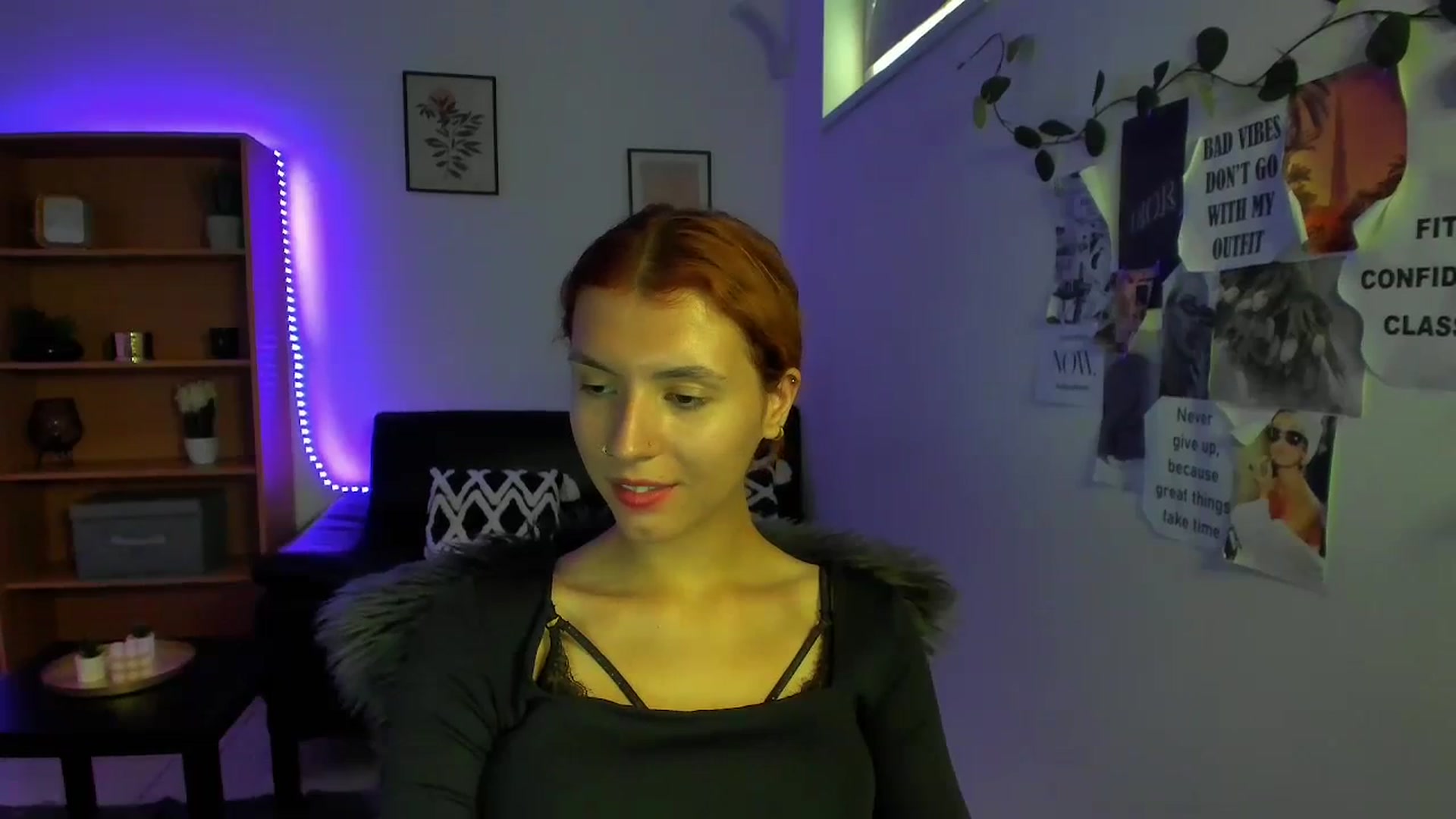 Gallery image thumbnail from SaraJaay18's myfreecams stream on, 09/09/2023, 12:30 image 2 of 20