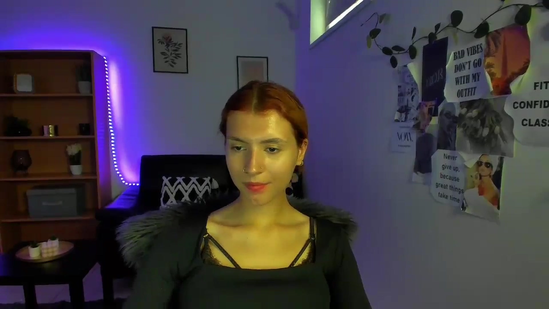 Gallery image thumbnail from SaraJaay18's myfreecams stream on, 09/09/2023, 12:30 image 20 of 20