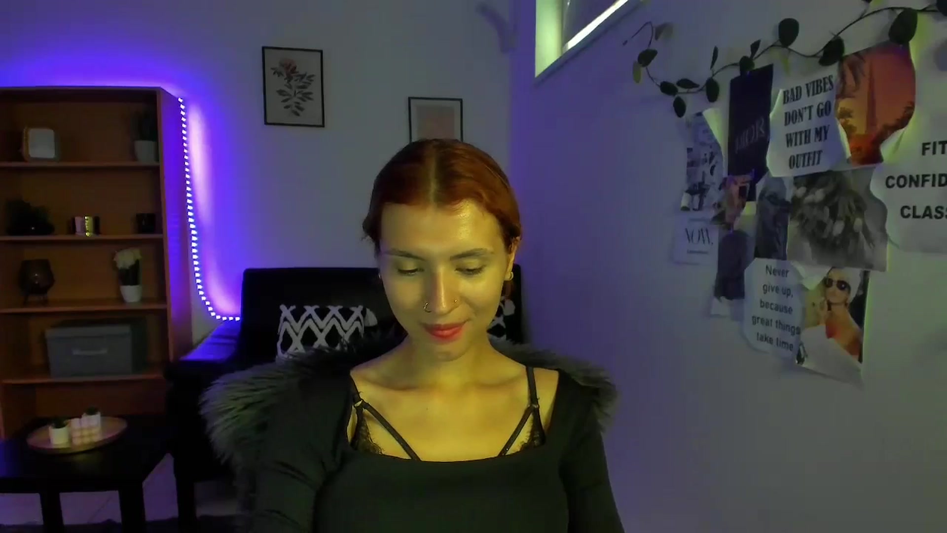 Gallery image thumbnail from SaraJaay18's myfreecams stream on, 09/09/2023, 12:30 image 9 of 20