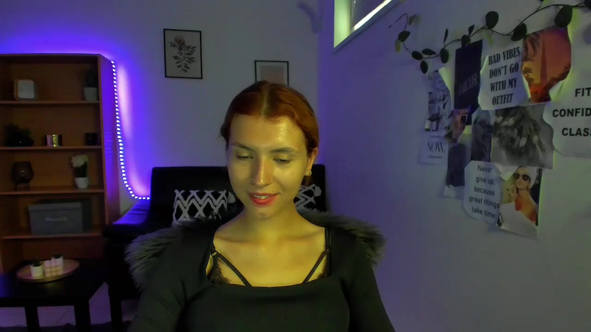 Gallery image thumbnail from SaraJaay18's myfreecams stream on, 09/09/2023, 12:30 image 3 of 20