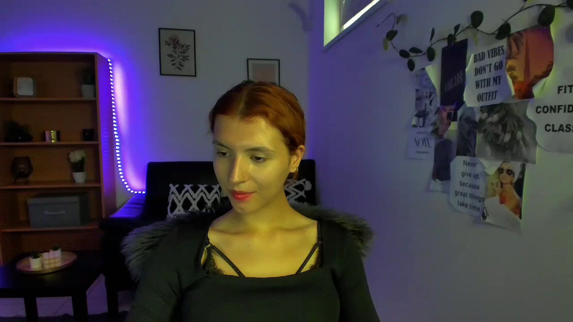 Gallery image thumbnail from SaraJaay18's myfreecams stream on, 09/09/2023, 12:30 image 5 of 20