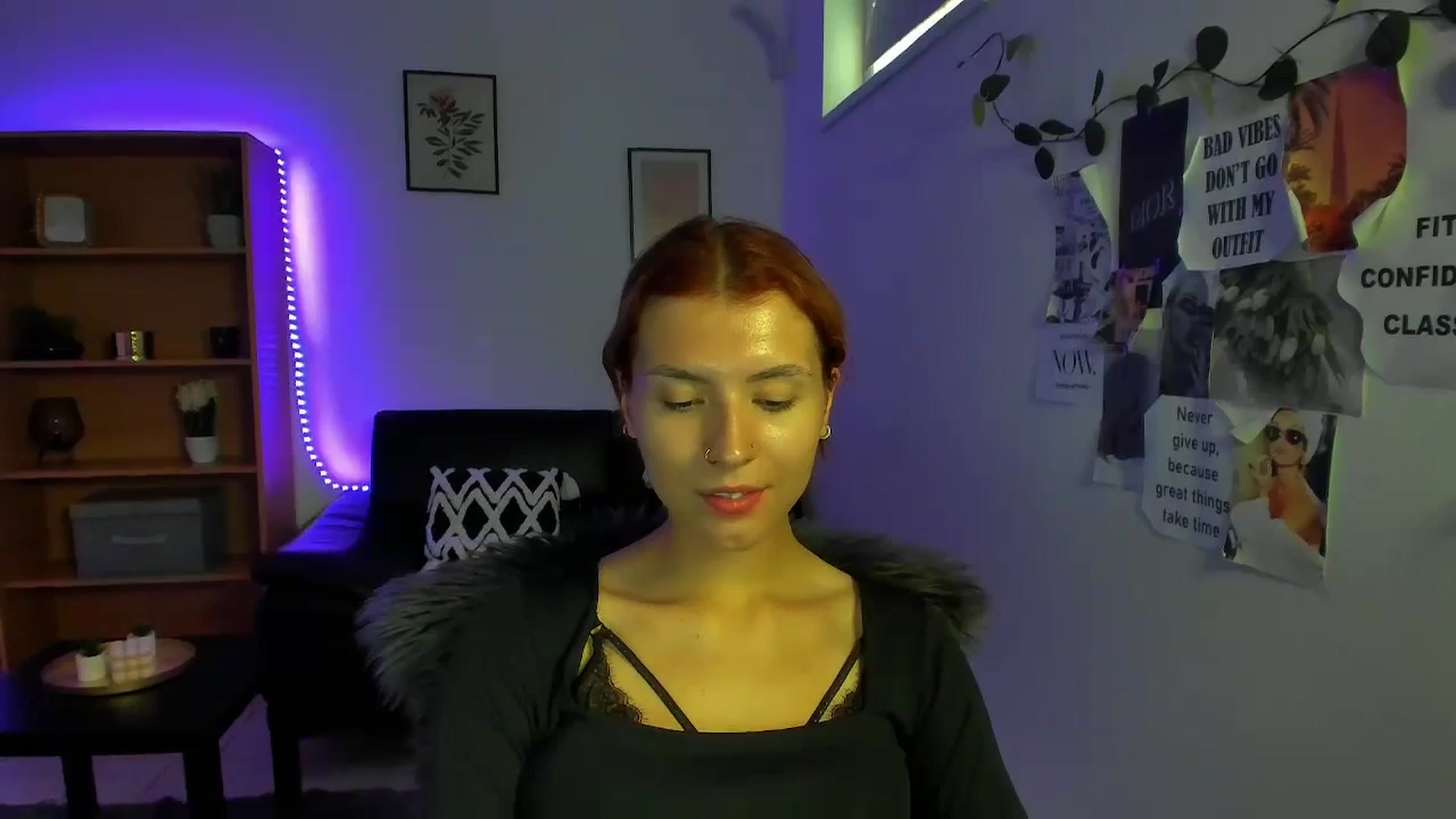 Gallery image thumbnail from SaraJaay18's myfreecams stream on, 09/09/2023, 13:17 image 10 of 20