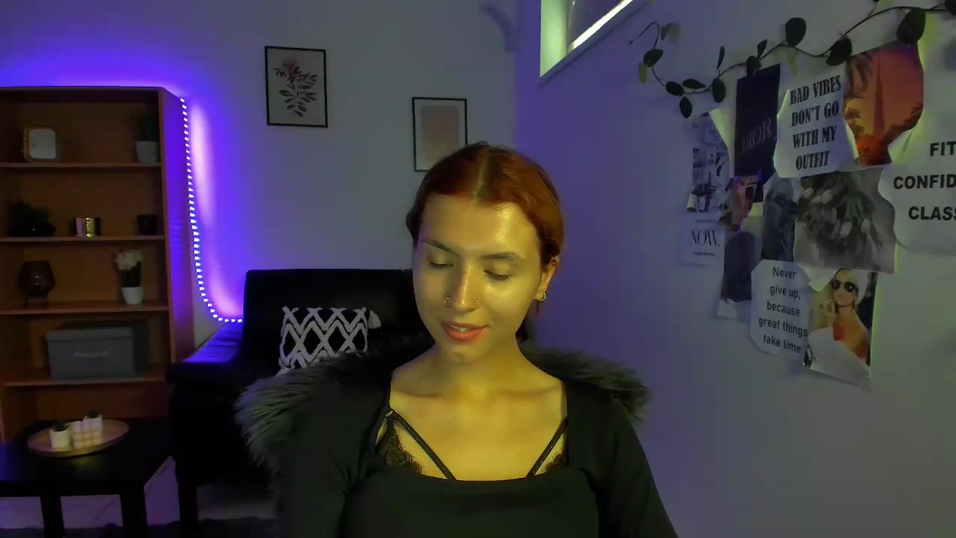 Gallery image thumbnail from SaraJaay18's myfreecams stream on, 09/09/2023, 13:17 image 7 of 20