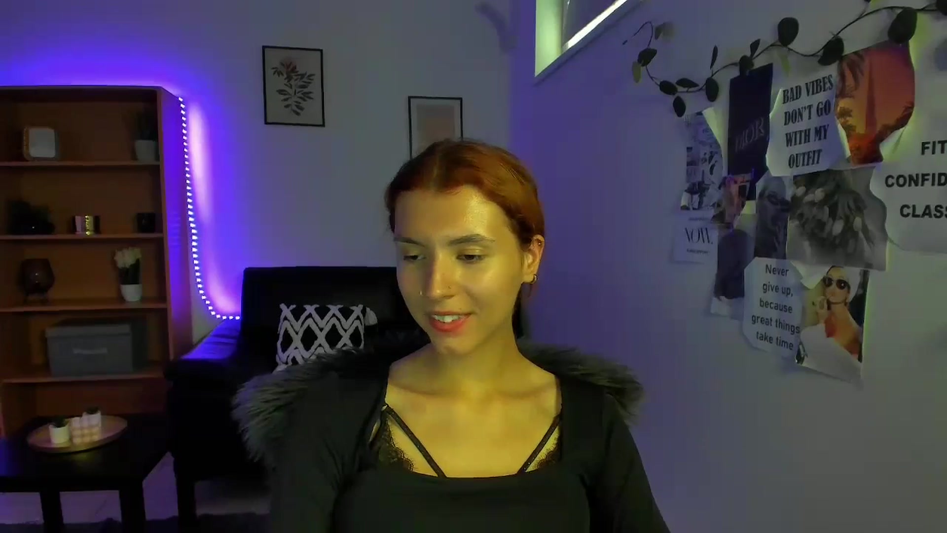 Gallery image thumbnail from SaraJaay18's myfreecams stream on, 09/09/2023, 13:17 image 3 of 20