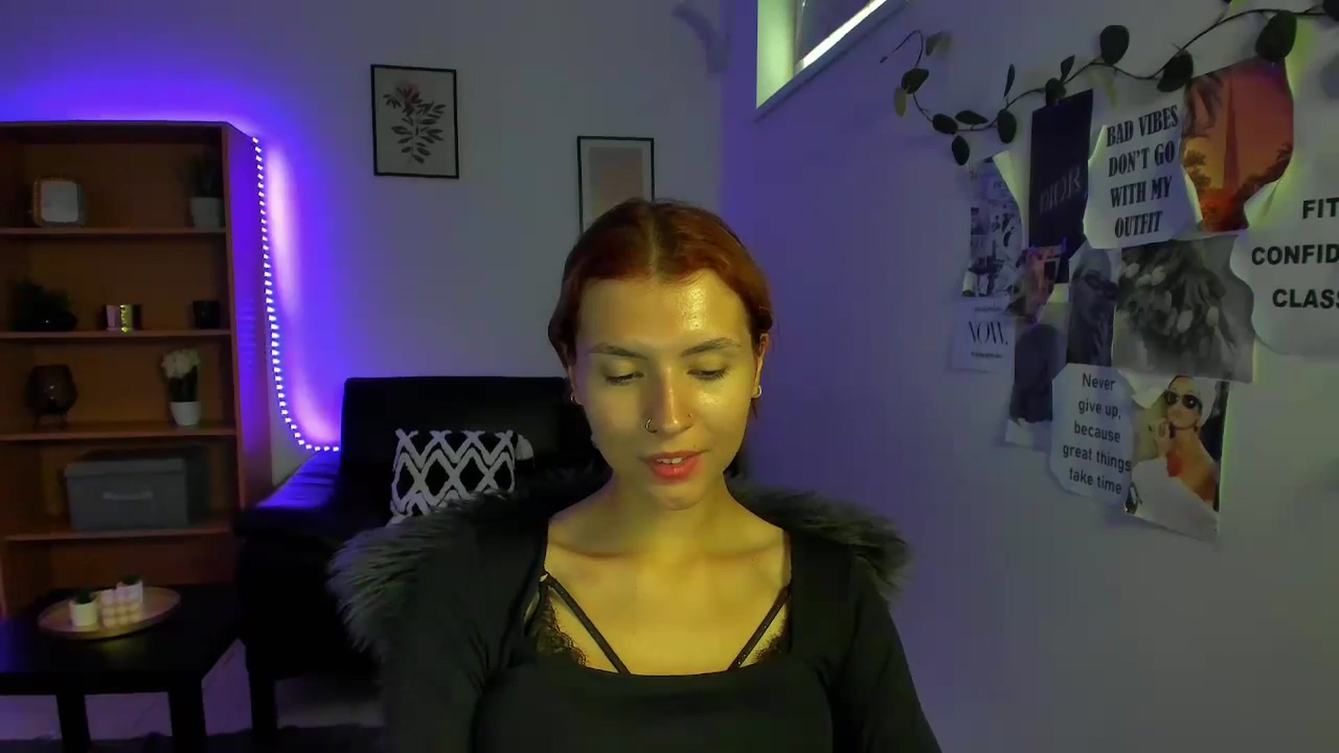 Gallery image thumbnail from SaraJaay18's myfreecams stream on, 09/09/2023, 13:17 image 4 of 20