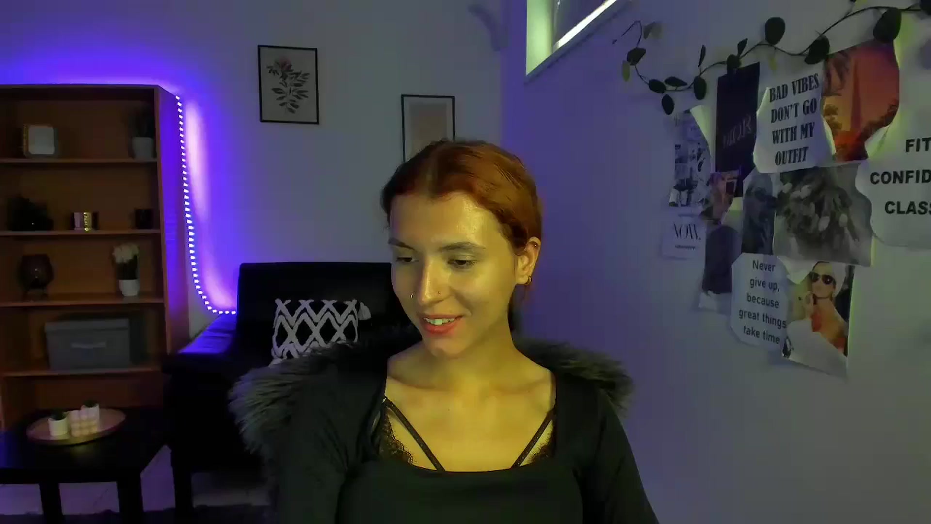 Gallery image thumbnail from SaraJaay18's myfreecams stream on, 09/09/2023, 13:17 image 2 of 20