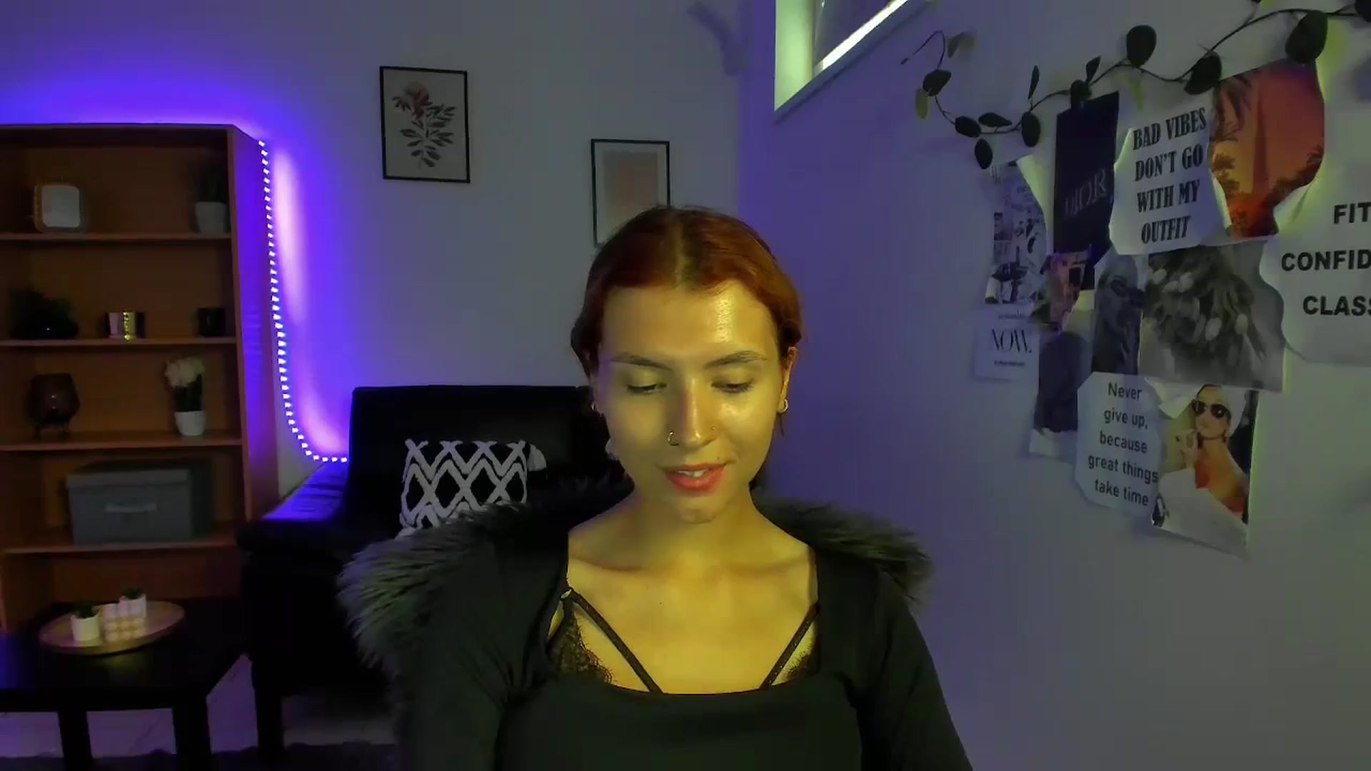 Gallery image thumbnail from SaraJaay18's myfreecams stream on, 09/09/2023, 13:17 image 9 of 20