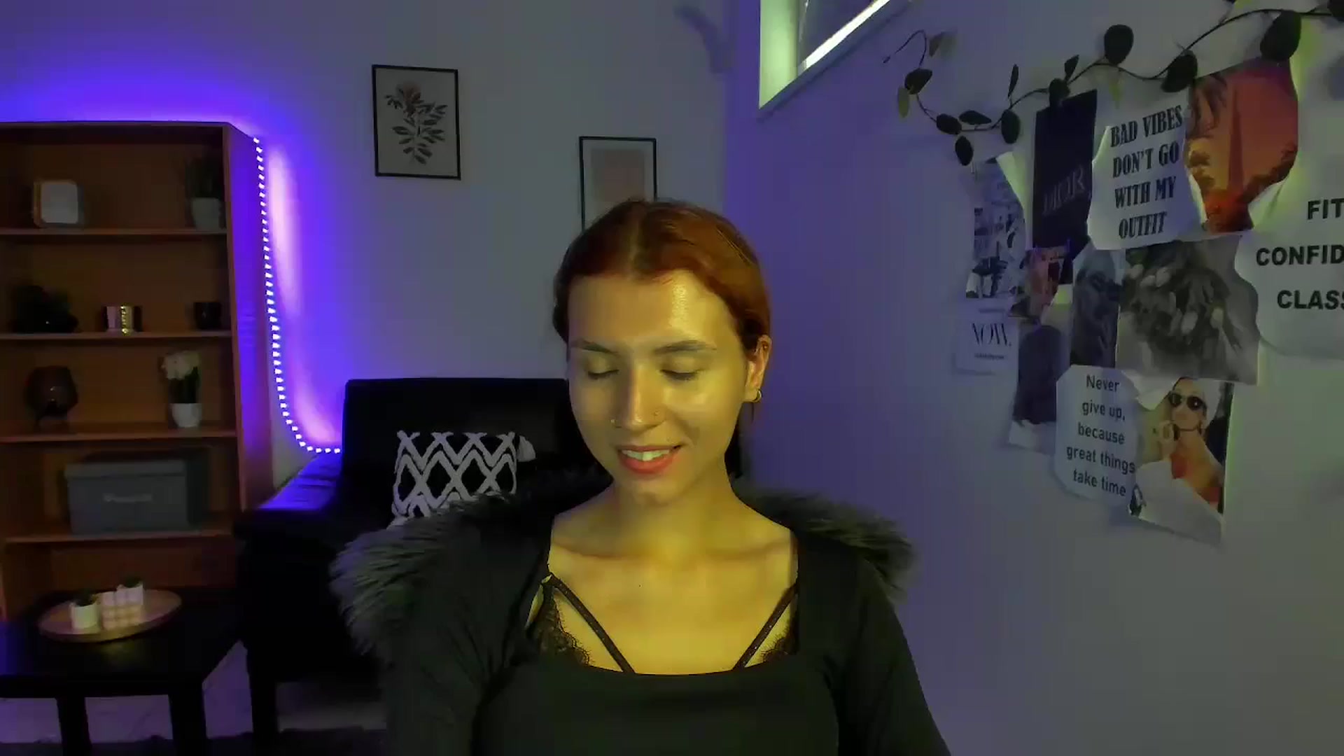Gallery image thumbnail from SaraJaay18's myfreecams stream on, 09/09/2023, 13:17 image 1 of 20