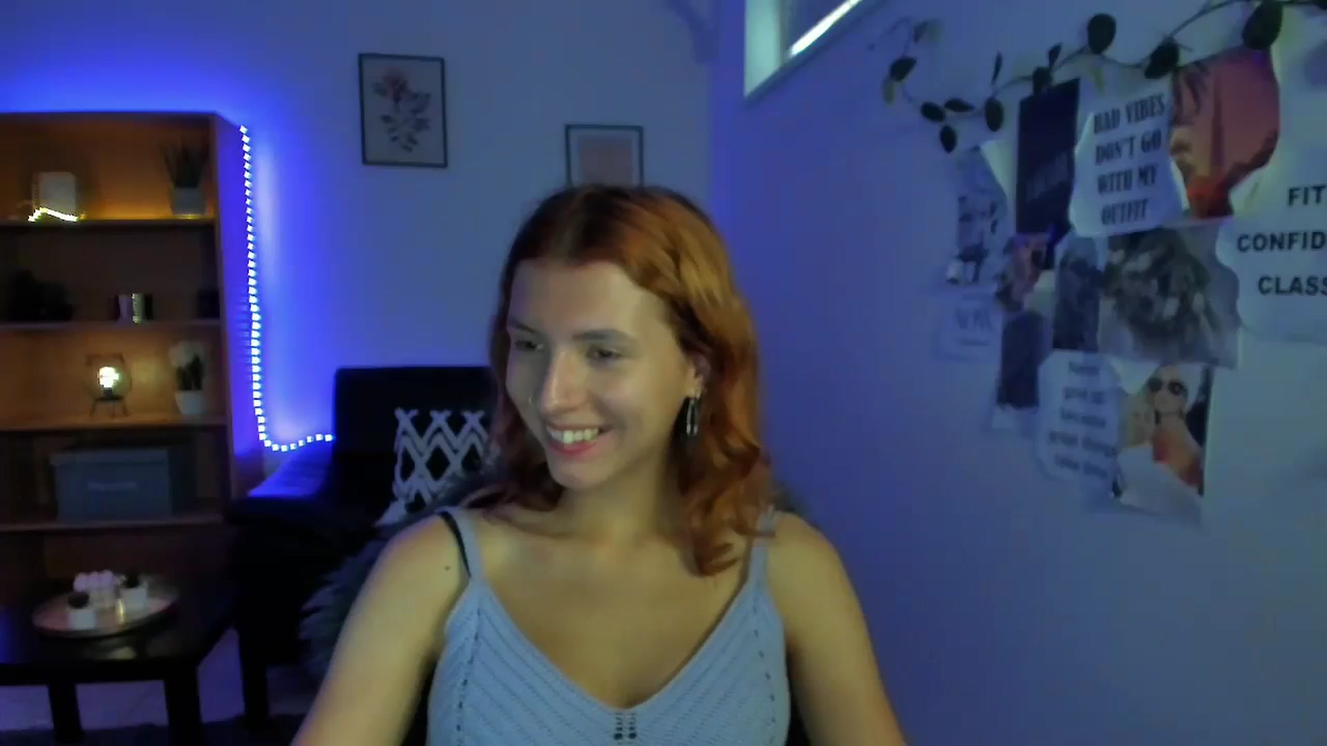 Gallery image thumbnail from SaraJaay18's myfreecams stream on, 09/12/2023, 09:14 image 10 of 20