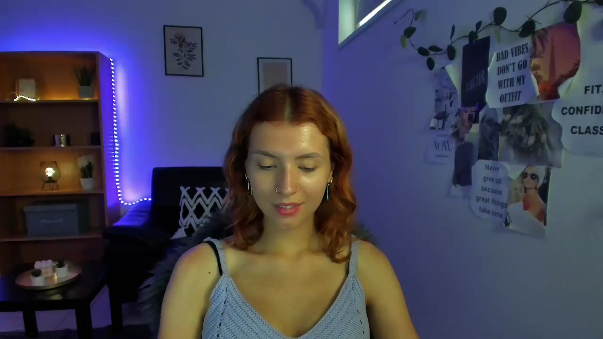 Gallery image thumbnail from SaraJaay18's myfreecams stream on, 09/12/2023, 10:08 image 8 of 20