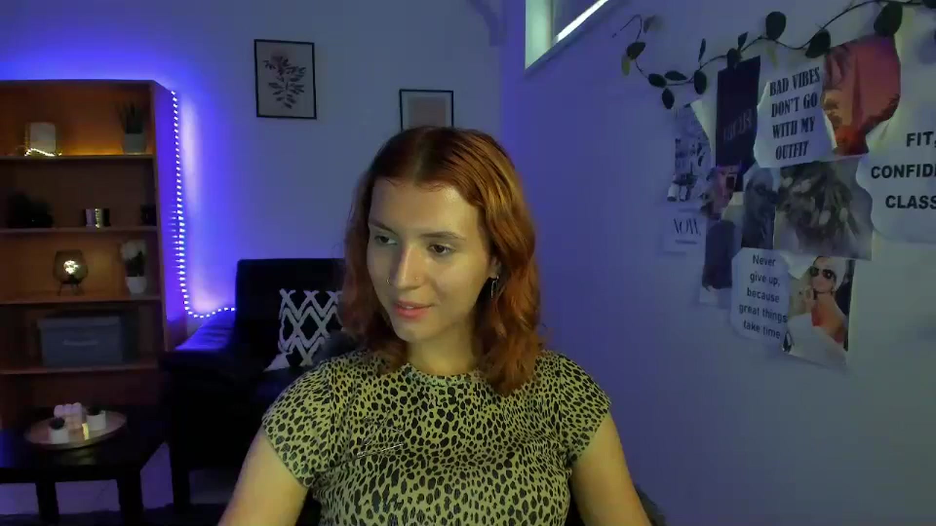 Gallery image thumbnail from SaraJaay18's myfreecams stream on, 09/13/2023, 13:10 image 18 of 20