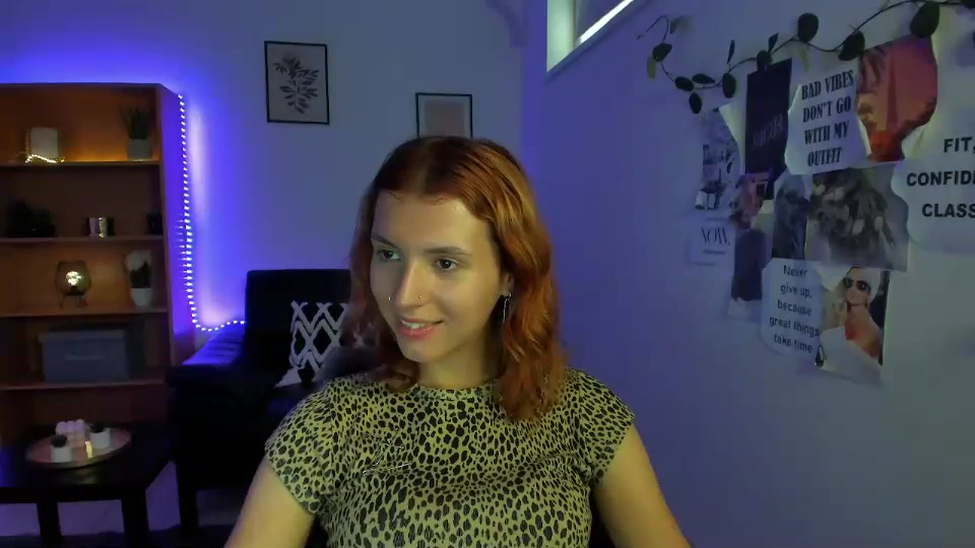 Gallery image thumbnail from SaraJaay18's myfreecams stream on, 09/13/2023, 13:10 image 10 of 20