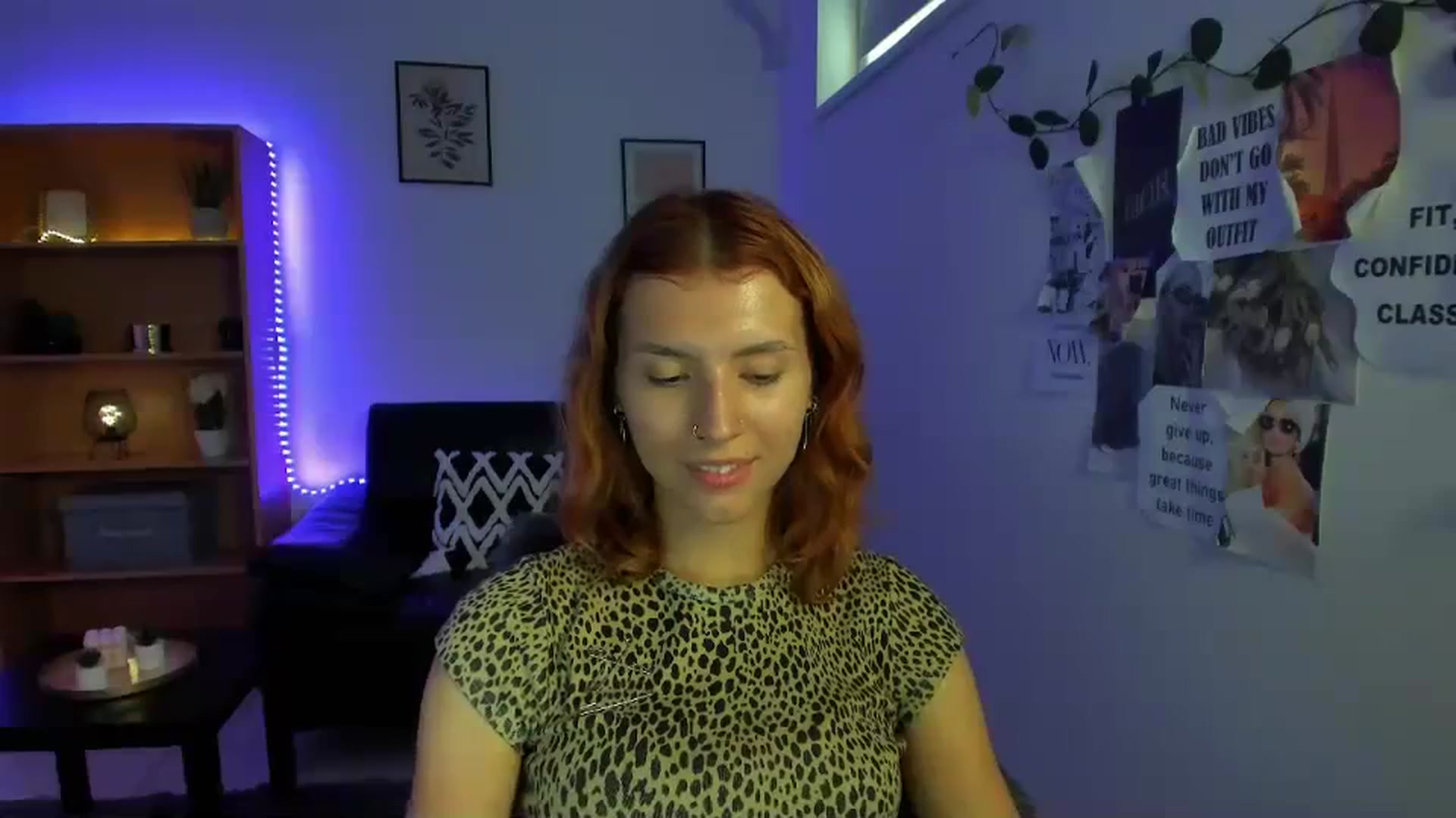 Gallery image thumbnail from SaraJaay18's myfreecams stream on, 09/13/2023, 13:10 image 17 of 20