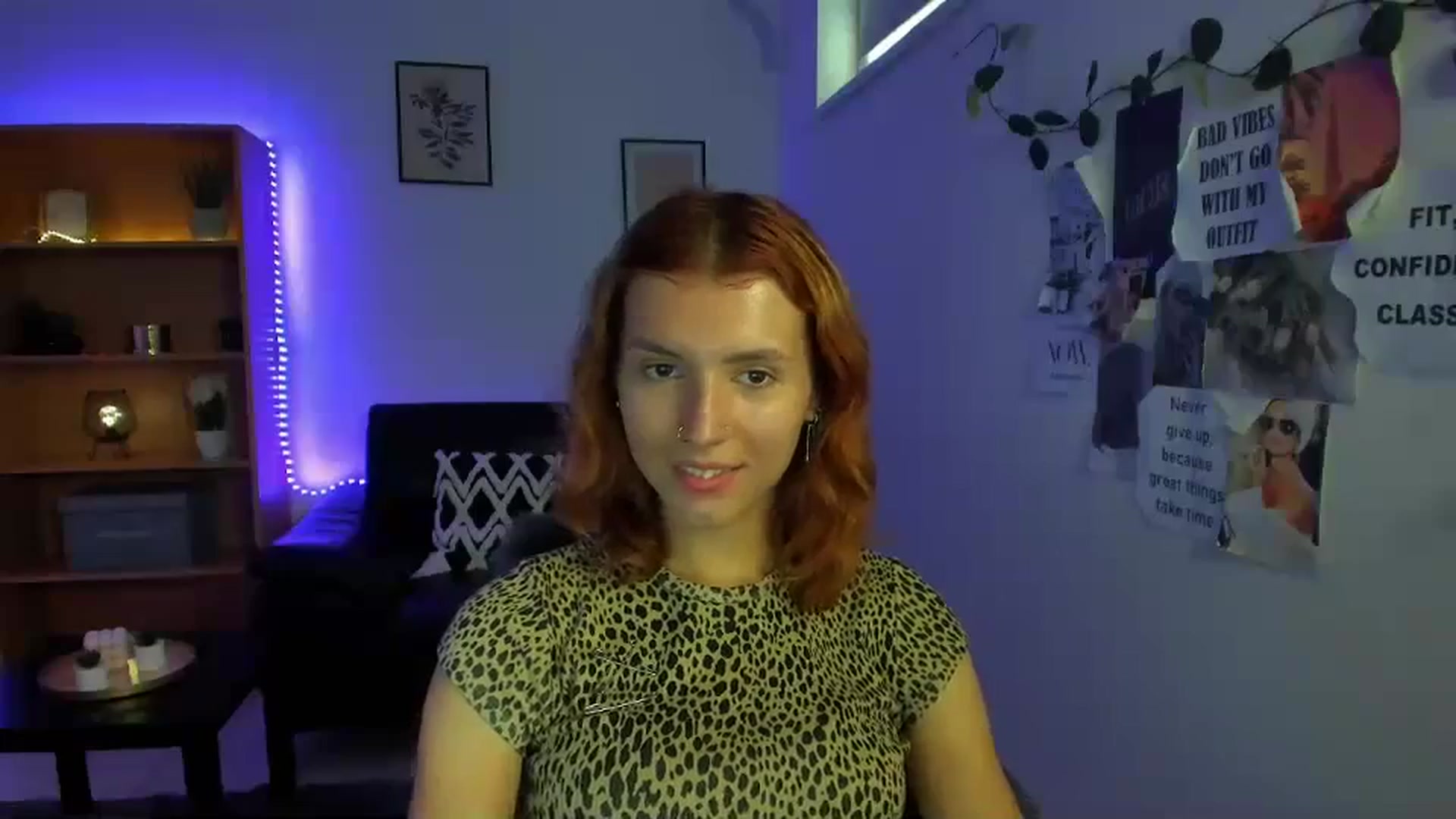Gallery image thumbnail from SaraJaay18's myfreecams stream on, 09/13/2023, 13:10 image 16 of 20