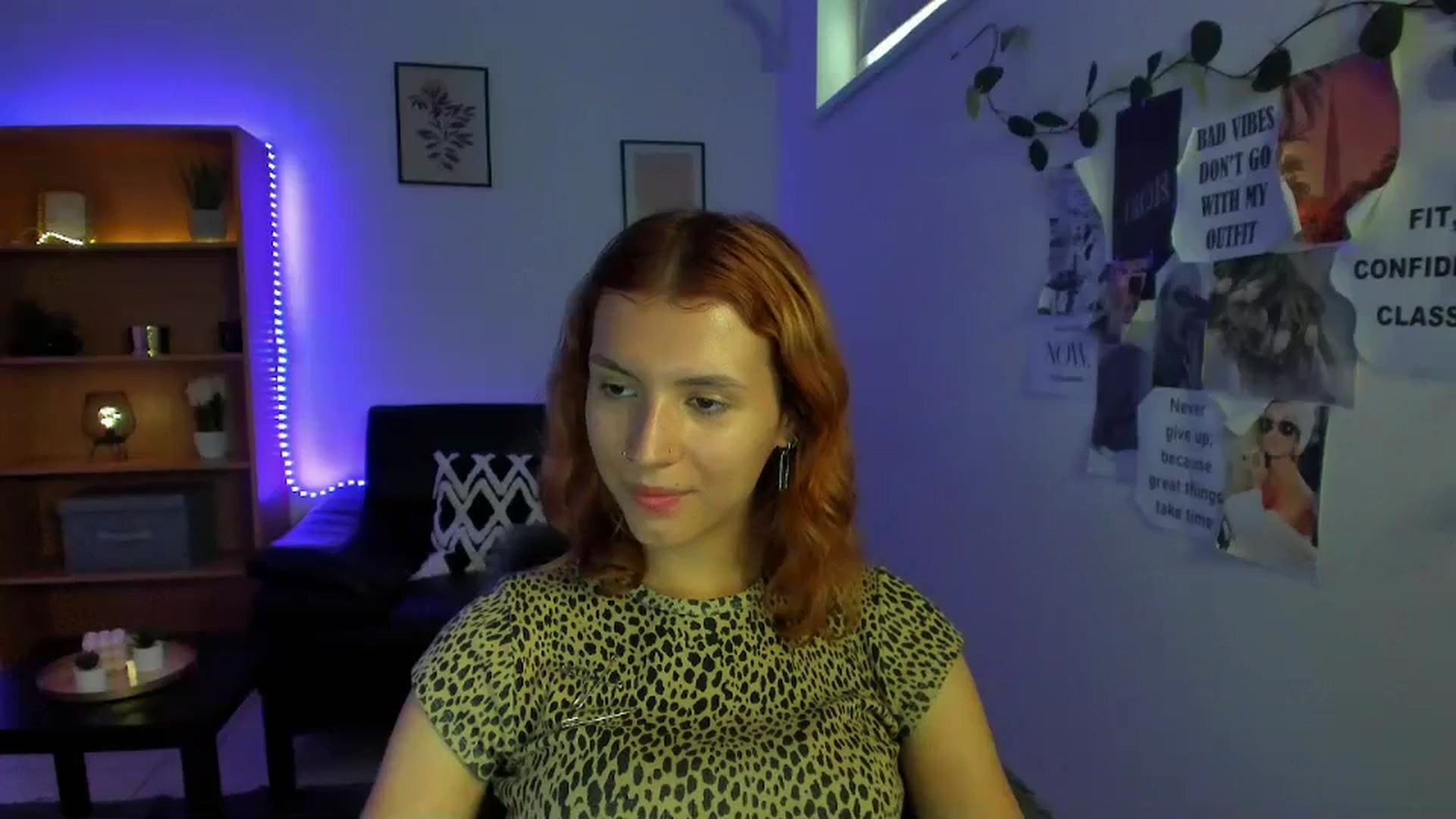 Gallery image thumbnail from SaraJaay18's myfreecams stream on, 09/13/2023, 13:10 image 4 of 20