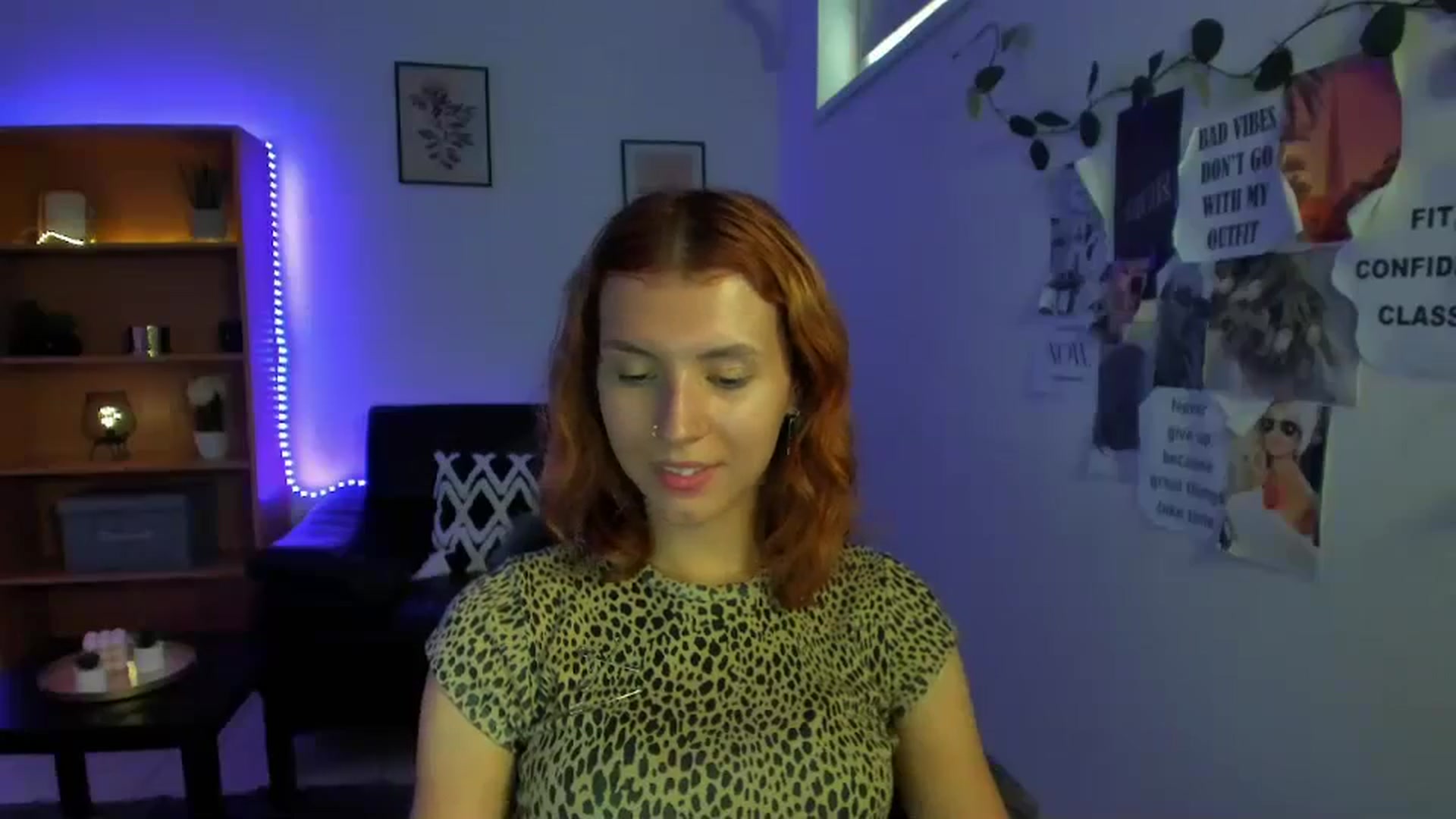 Gallery image thumbnail from SaraJaay18's myfreecams stream on, 09/13/2023, 13:10 image 15 of 20