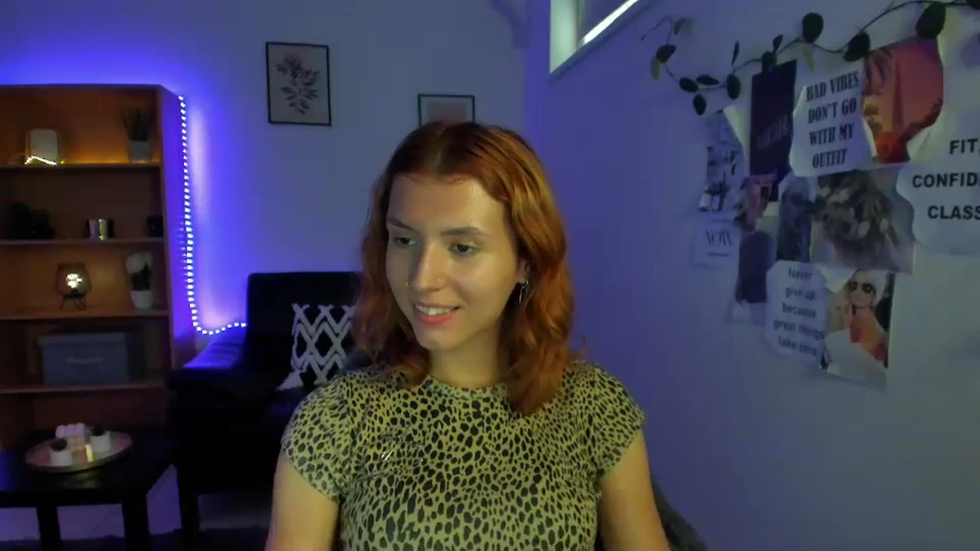 Gallery image thumbnail from SaraJaay18's myfreecams stream on, 09/13/2023, 13:10 image 14 of 20