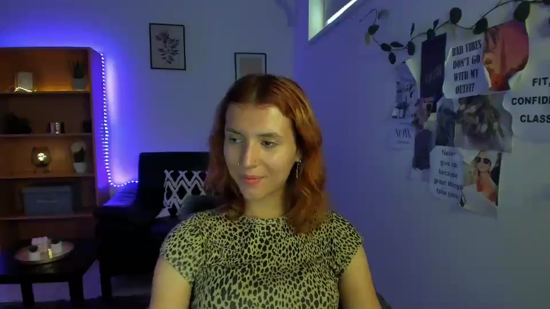 Gallery image thumbnail from SaraJaay18's myfreecams stream on, 09/13/2023, 13:10 image 11 of 20