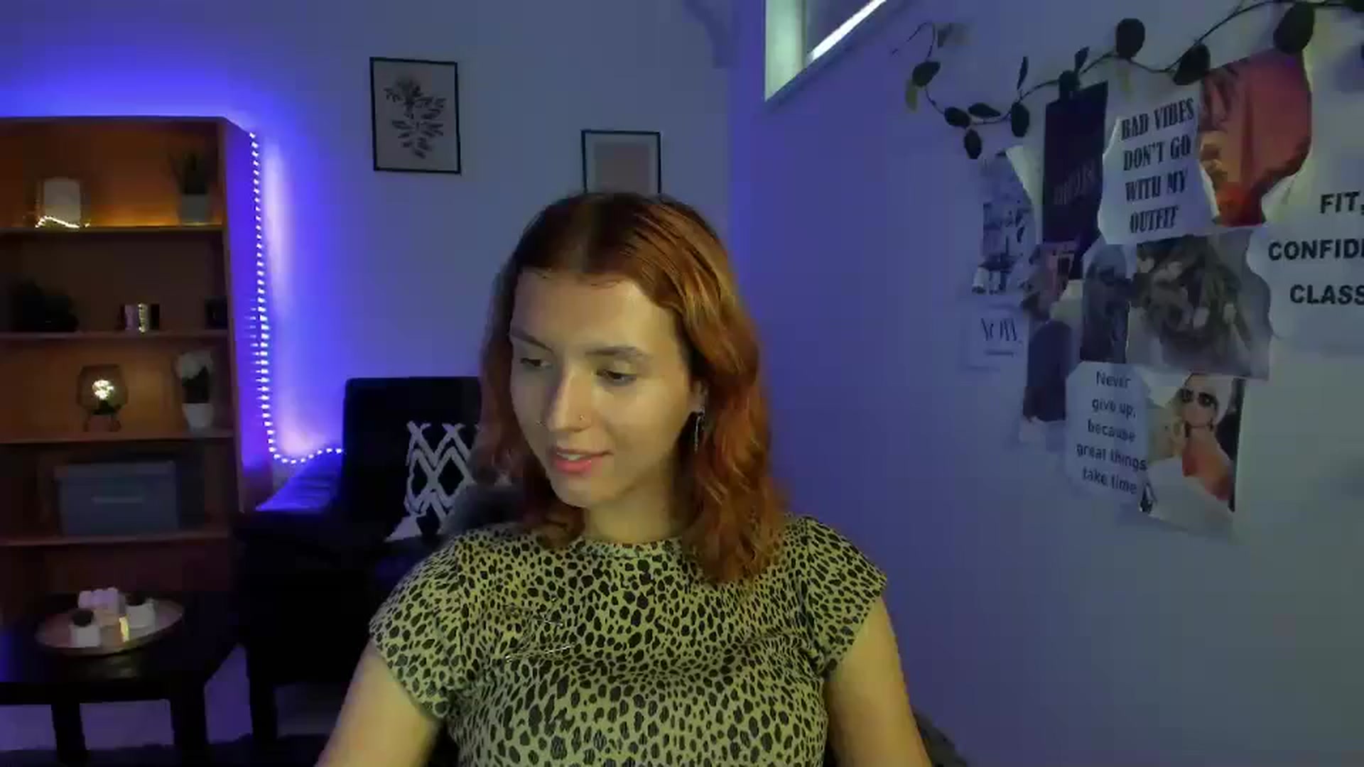 Gallery image thumbnail from SaraJaay18's myfreecams stream on, 09/13/2023, 13:10 image 12 of 20