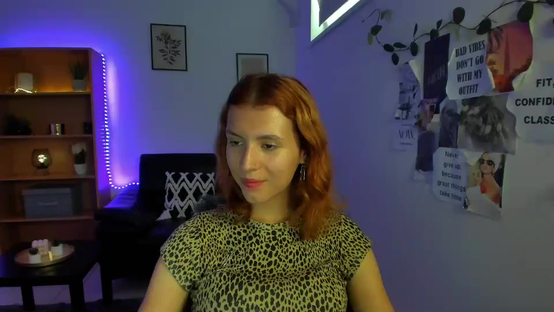 Gallery image thumbnail from SaraJaay18's myfreecams stream on, 09/13/2023, 13:39 image 5 of 20