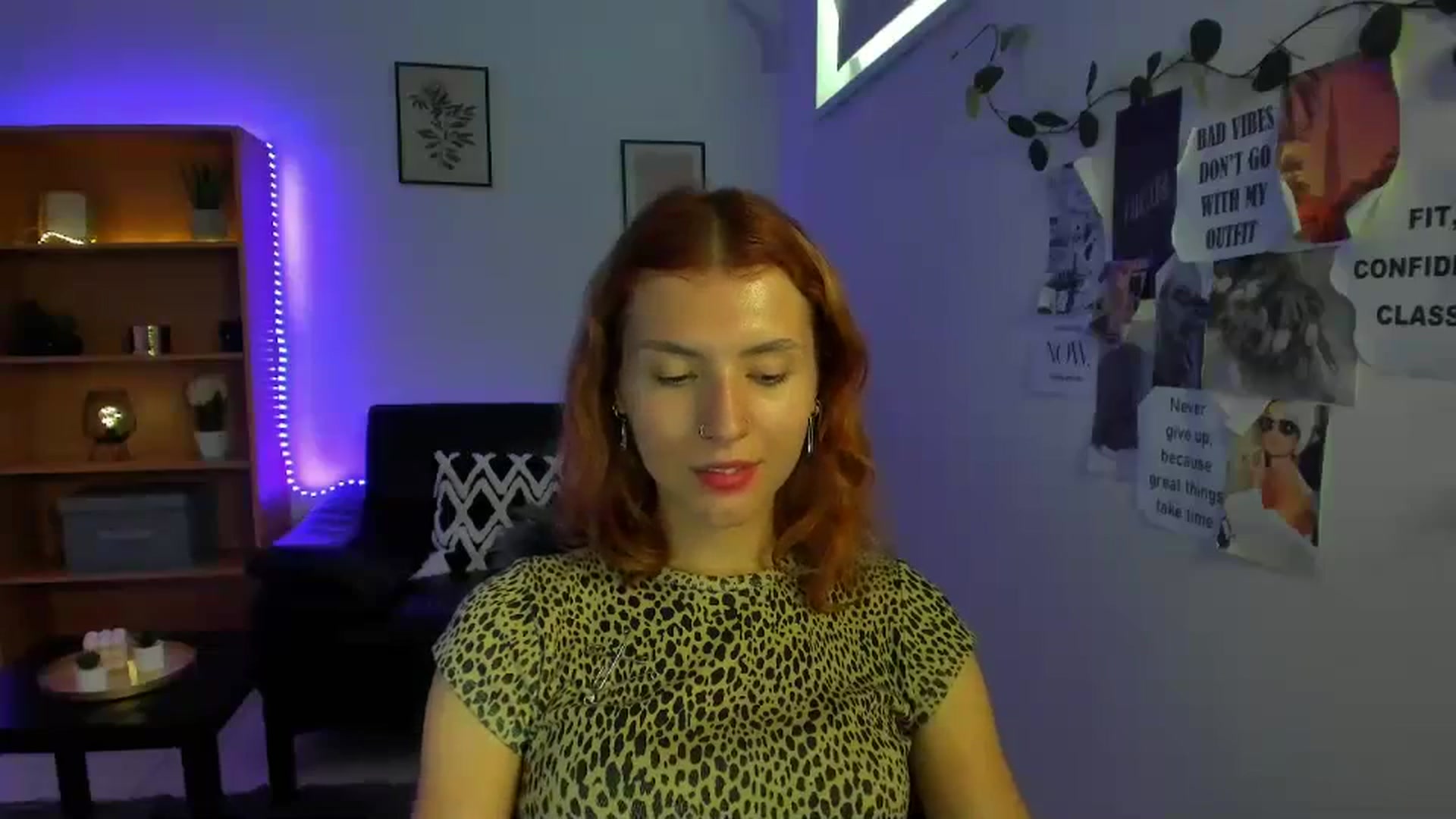 Gallery image thumbnail from SaraJaay18's myfreecams stream on, 09/13/2023, 13:39 image 18 of 20