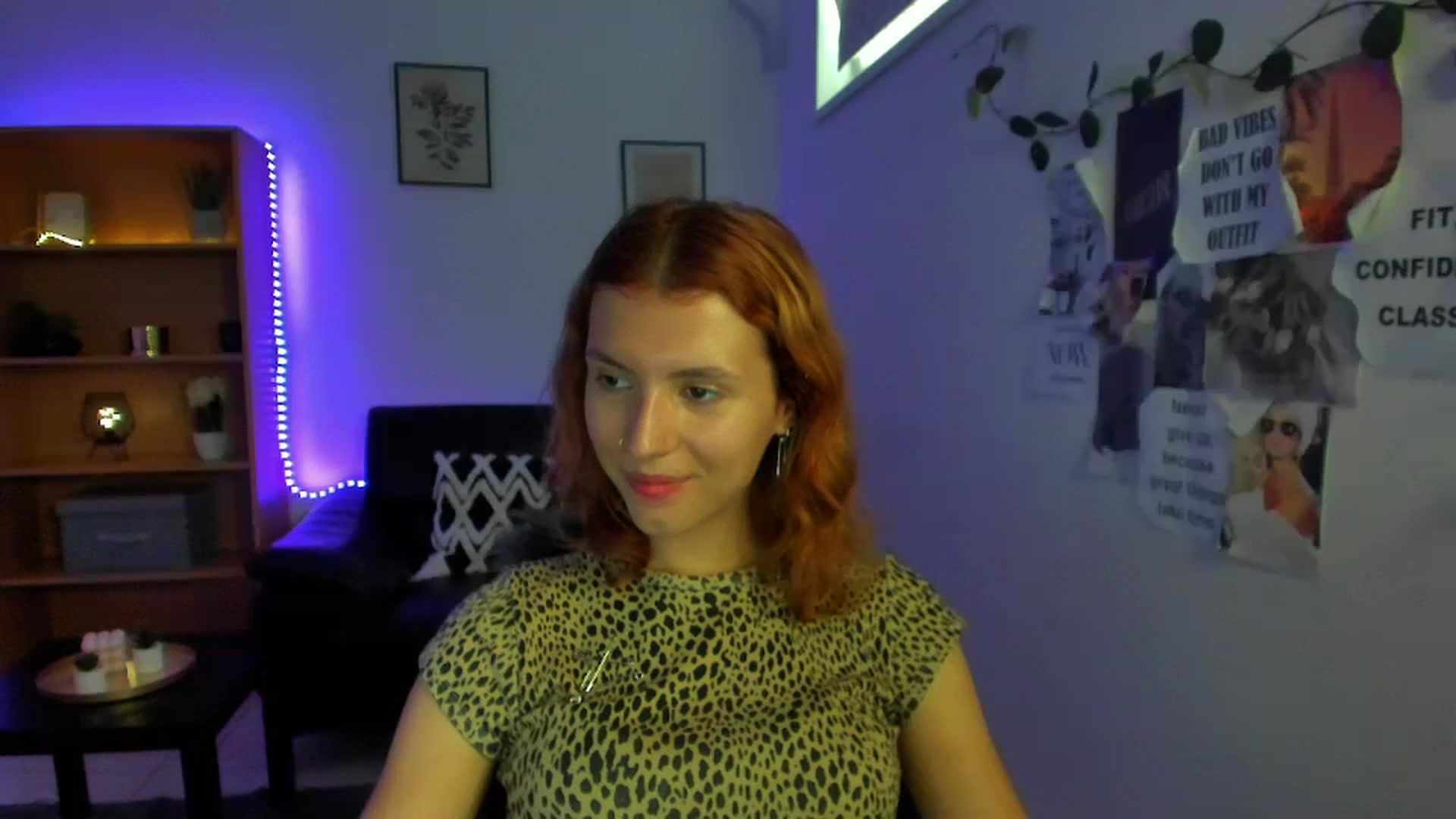 Gallery image thumbnail from SaraJaay18's myfreecams stream on, 09/13/2023, 13:39 image 15 of 20