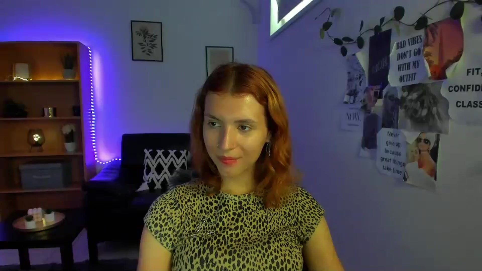 Gallery image thumbnail from SaraJaay18's myfreecams stream on, 09/13/2023, 13:39 image 3 of 20