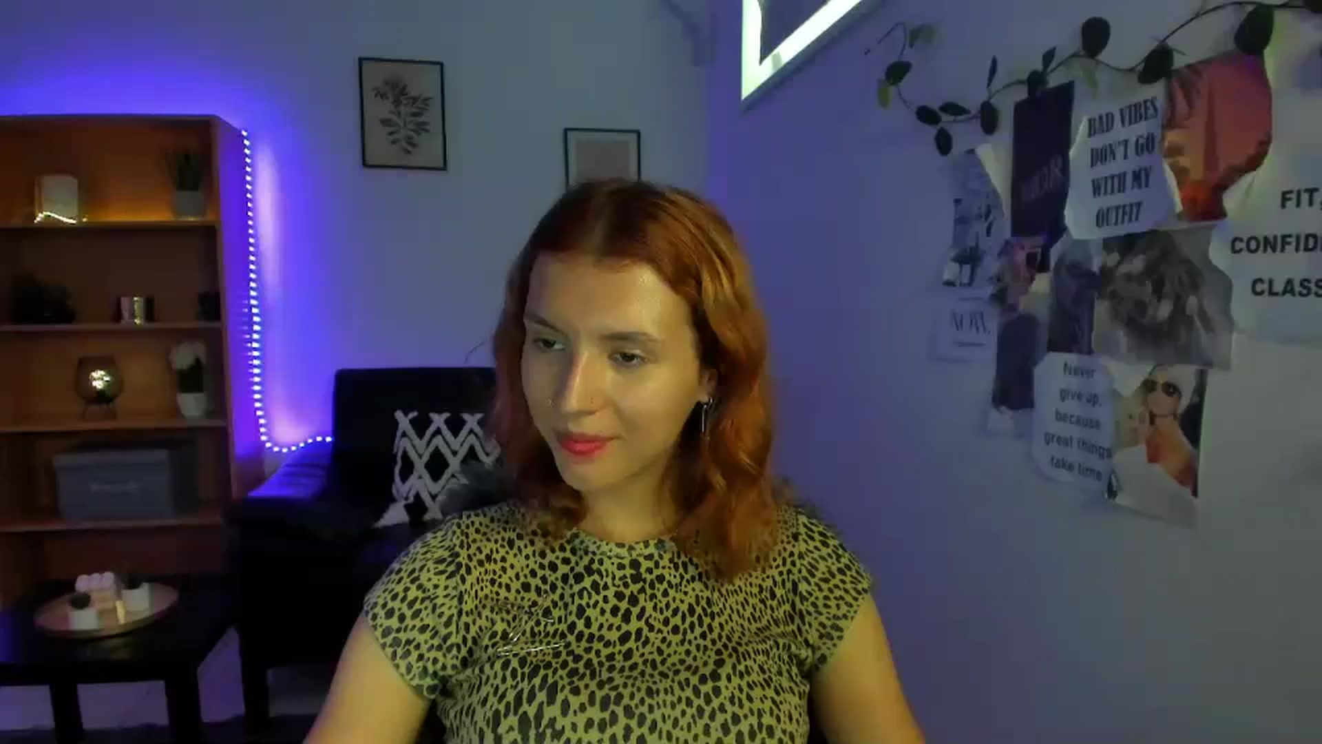 Gallery image thumbnail from SaraJaay18's myfreecams stream on, 09/13/2023, 14:38 image 12 of 20