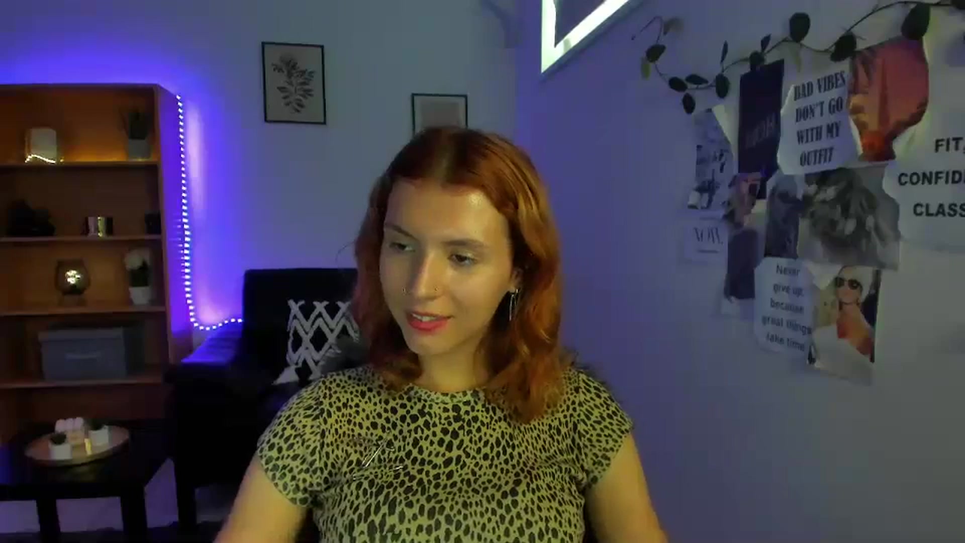 Gallery image thumbnail from SaraJaay18's myfreecams stream on, 09/13/2023, 14:38 image 9 of 20