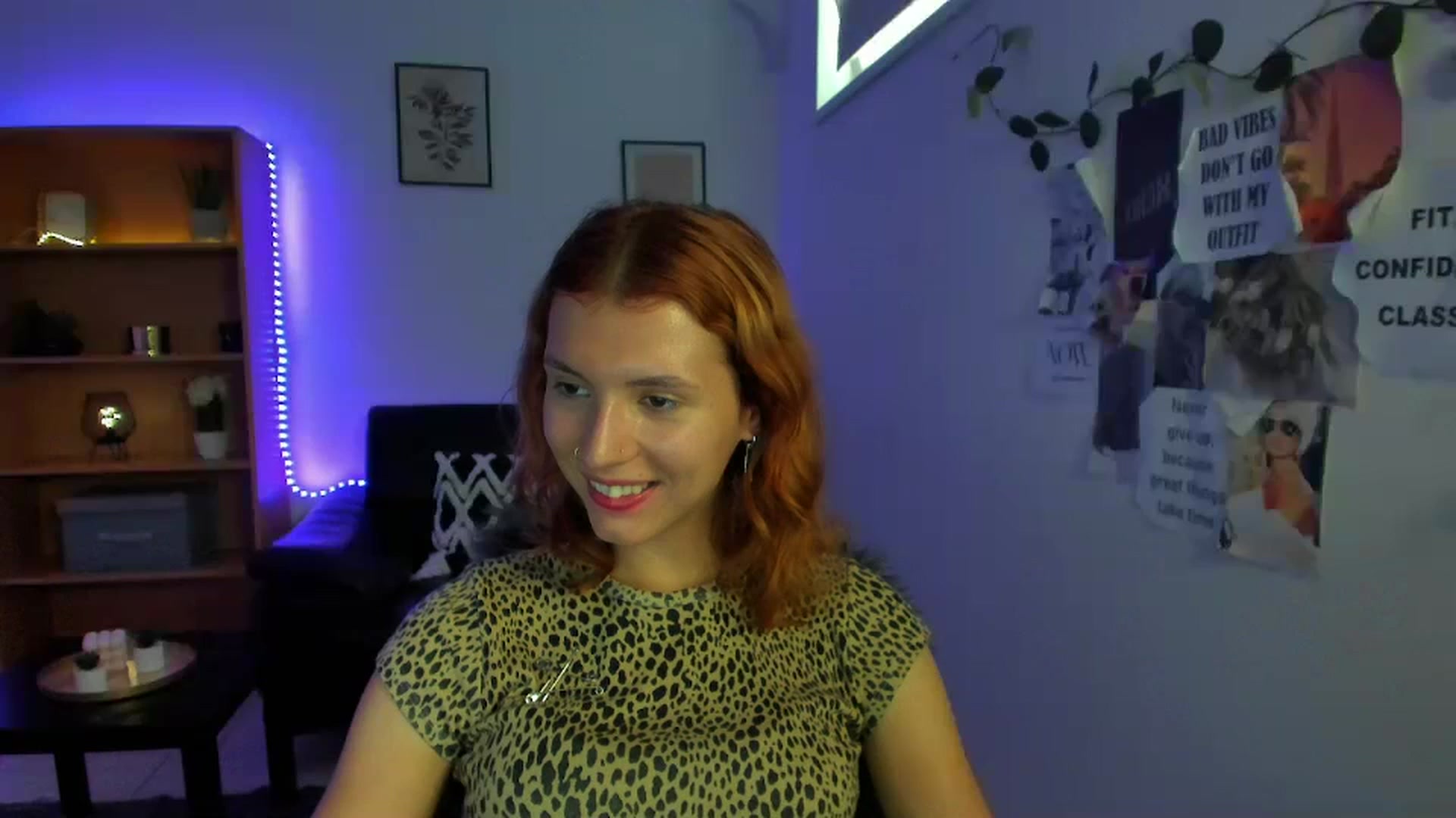 Gallery image thumbnail from SaraJaay18's myfreecams stream on, 09/13/2023, 14:38 image 2 of 20