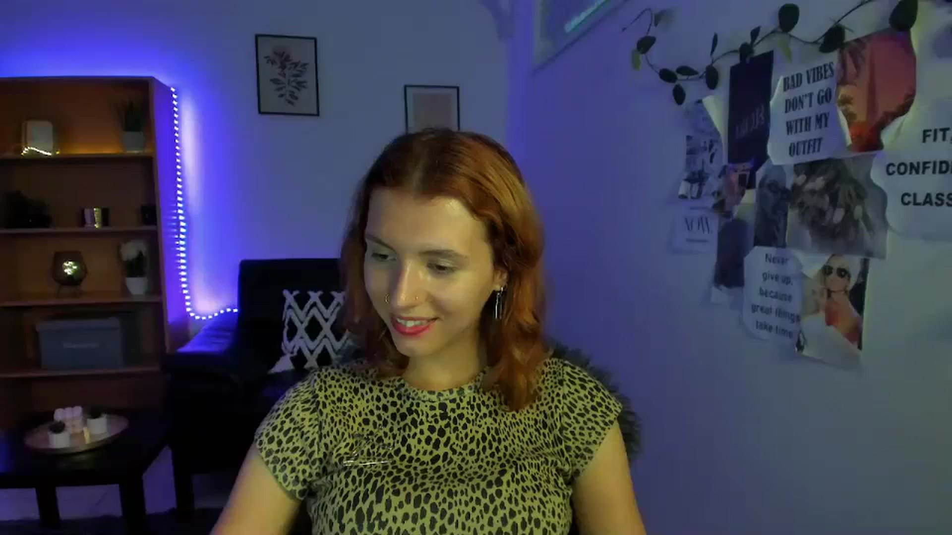 Gallery image thumbnail from SaraJaay18's myfreecams stream on, 09/13/2023, 17:11 image 16 of 20